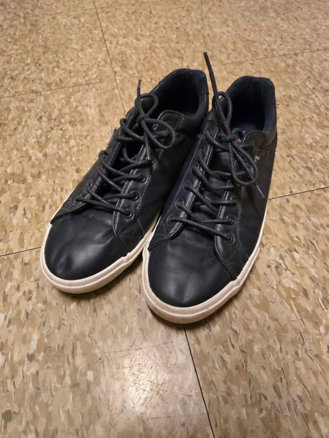 ⚽ Navy Blue Sneakers