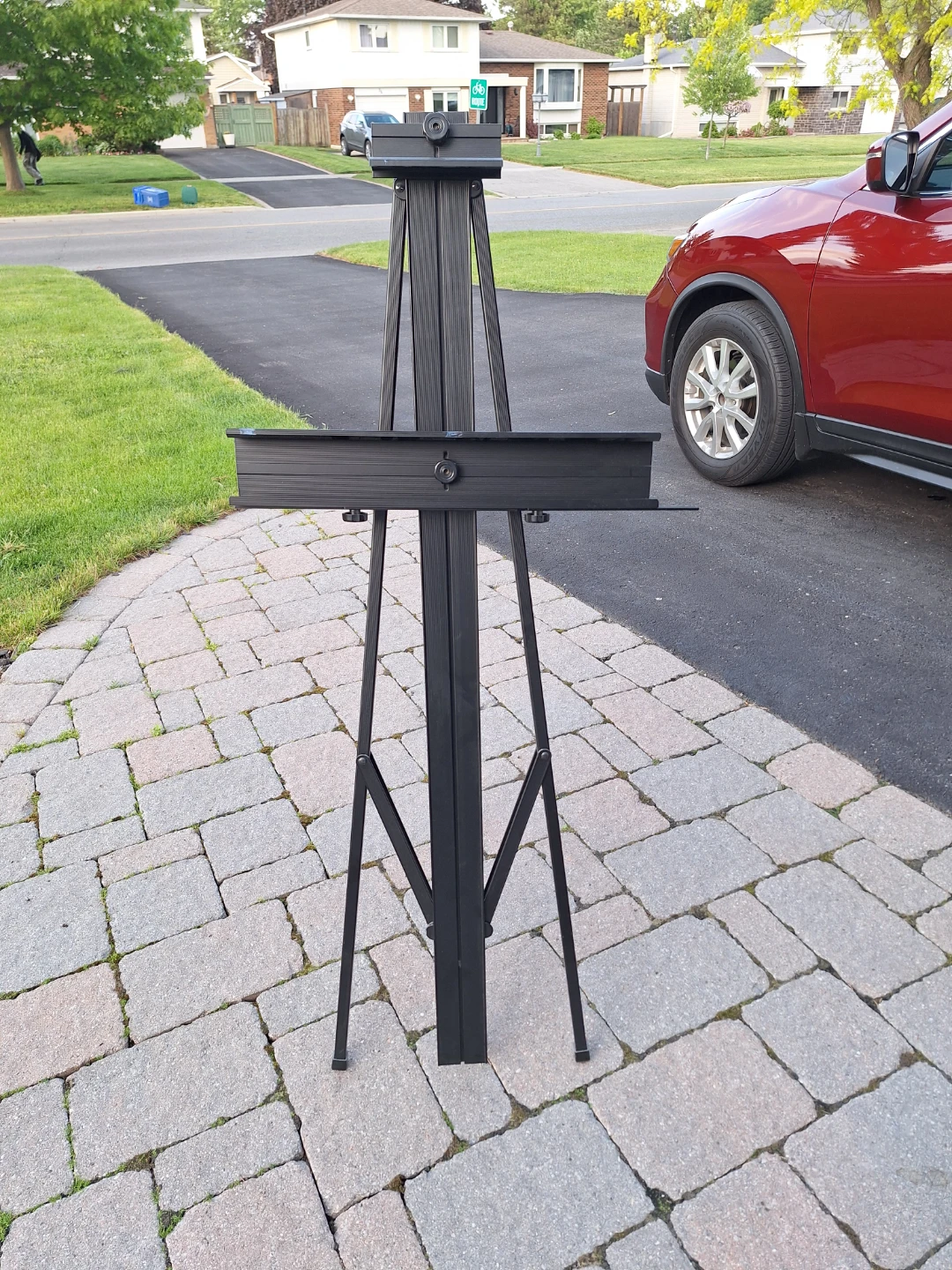 Black Metal Art Easel