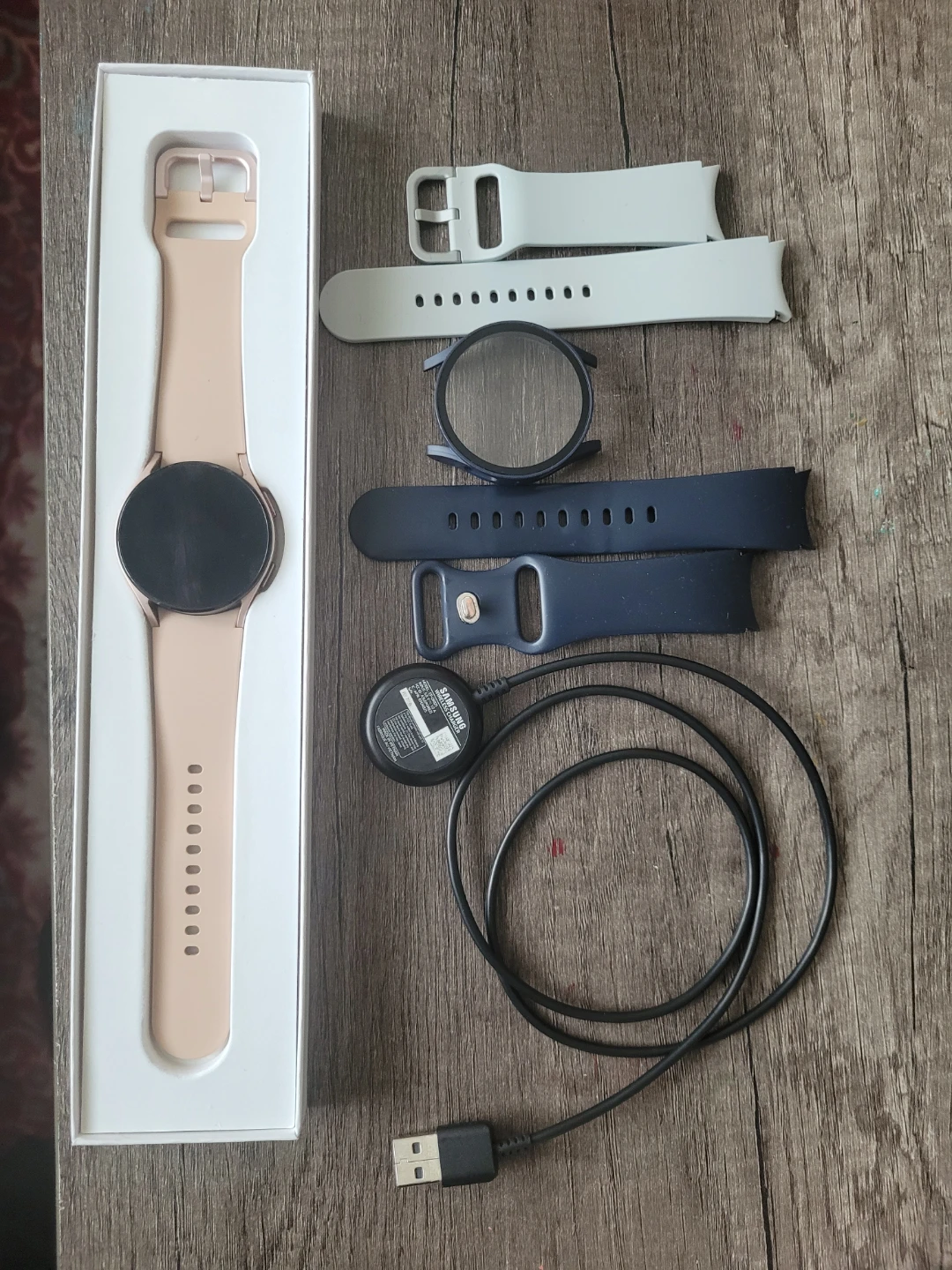 Samsung Galaxy Watch 4 rose gold 40mm Smartwatch - photo 2