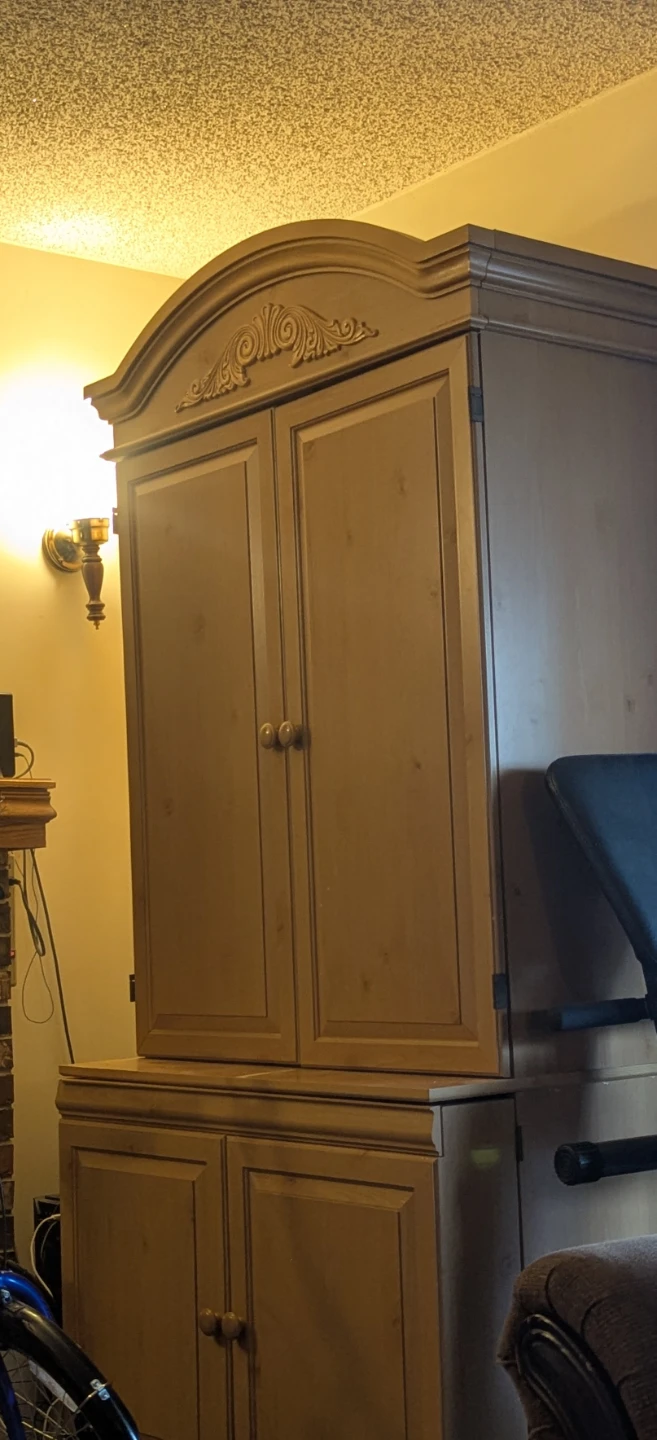 Computer desk