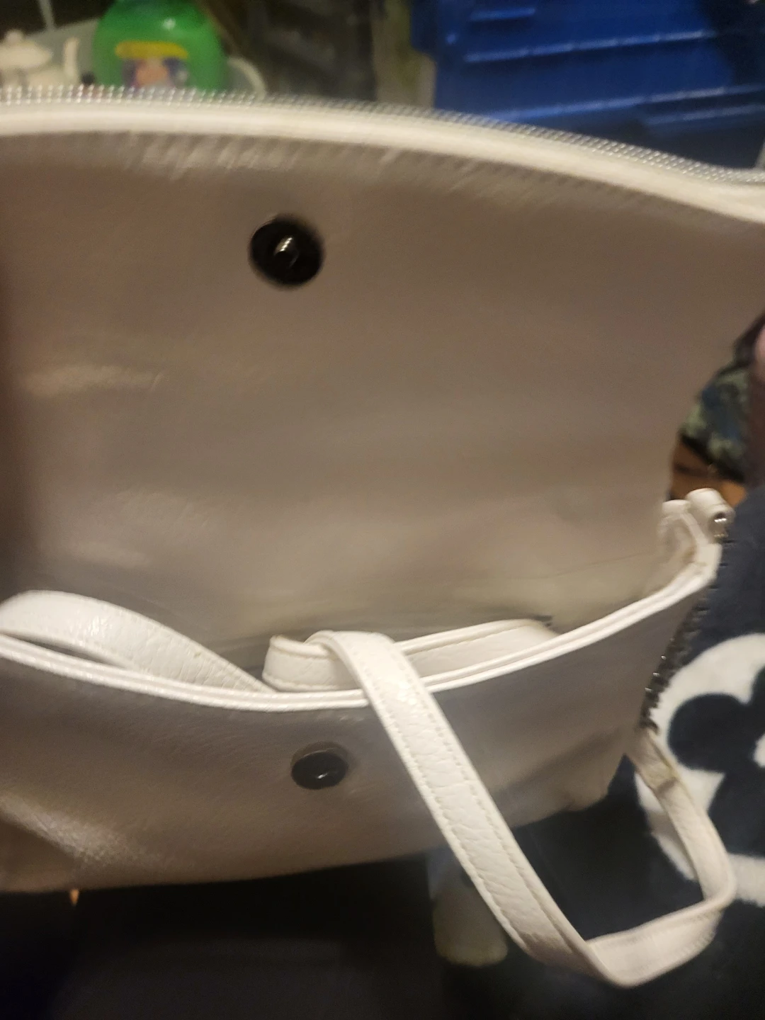 Kenneth Cole Reaction White Faux Leather Clutch Wristlet - photo 2