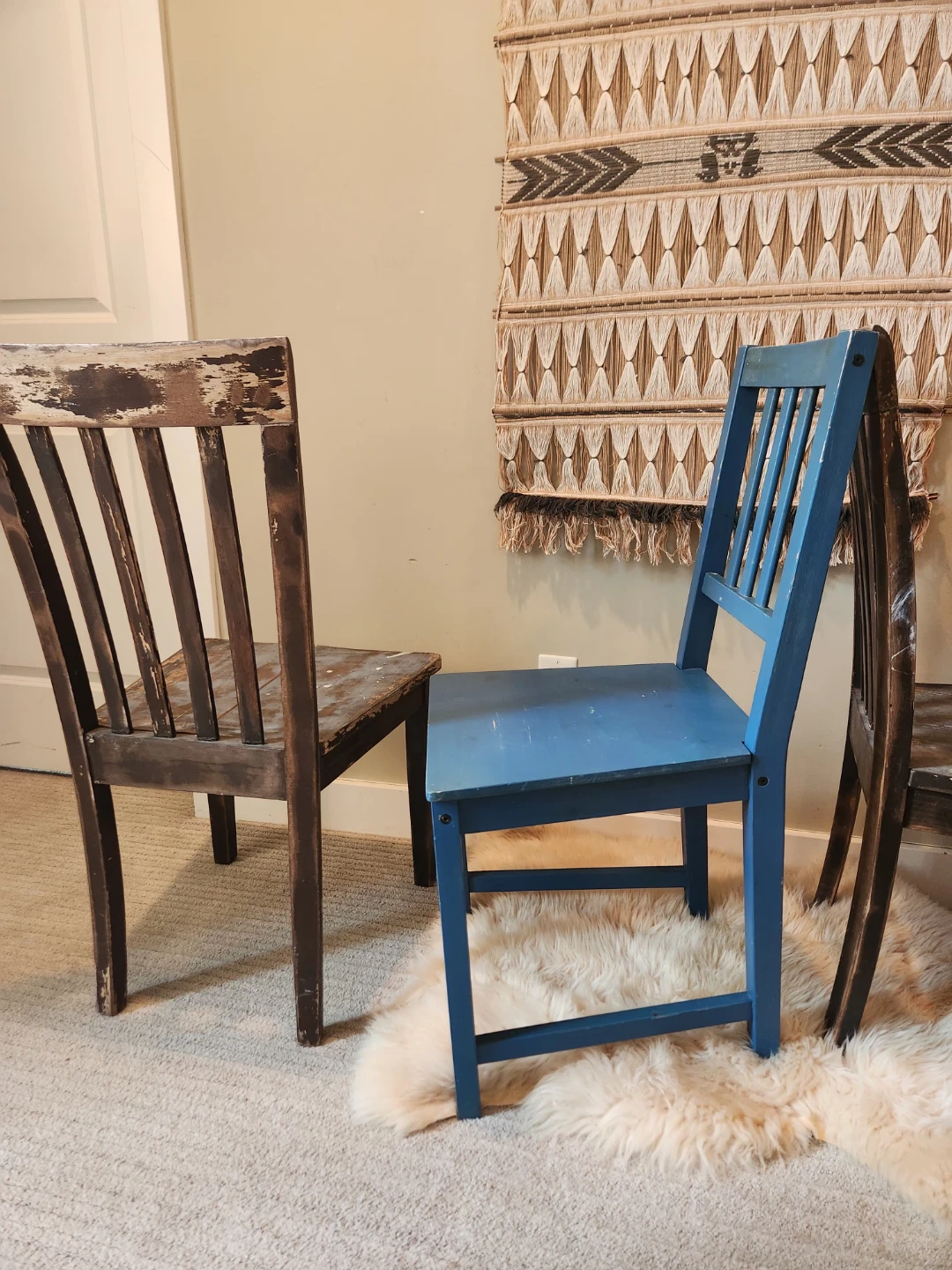 Set of 4 solid wood dining Chairs, delightfully distressed! - photo 2