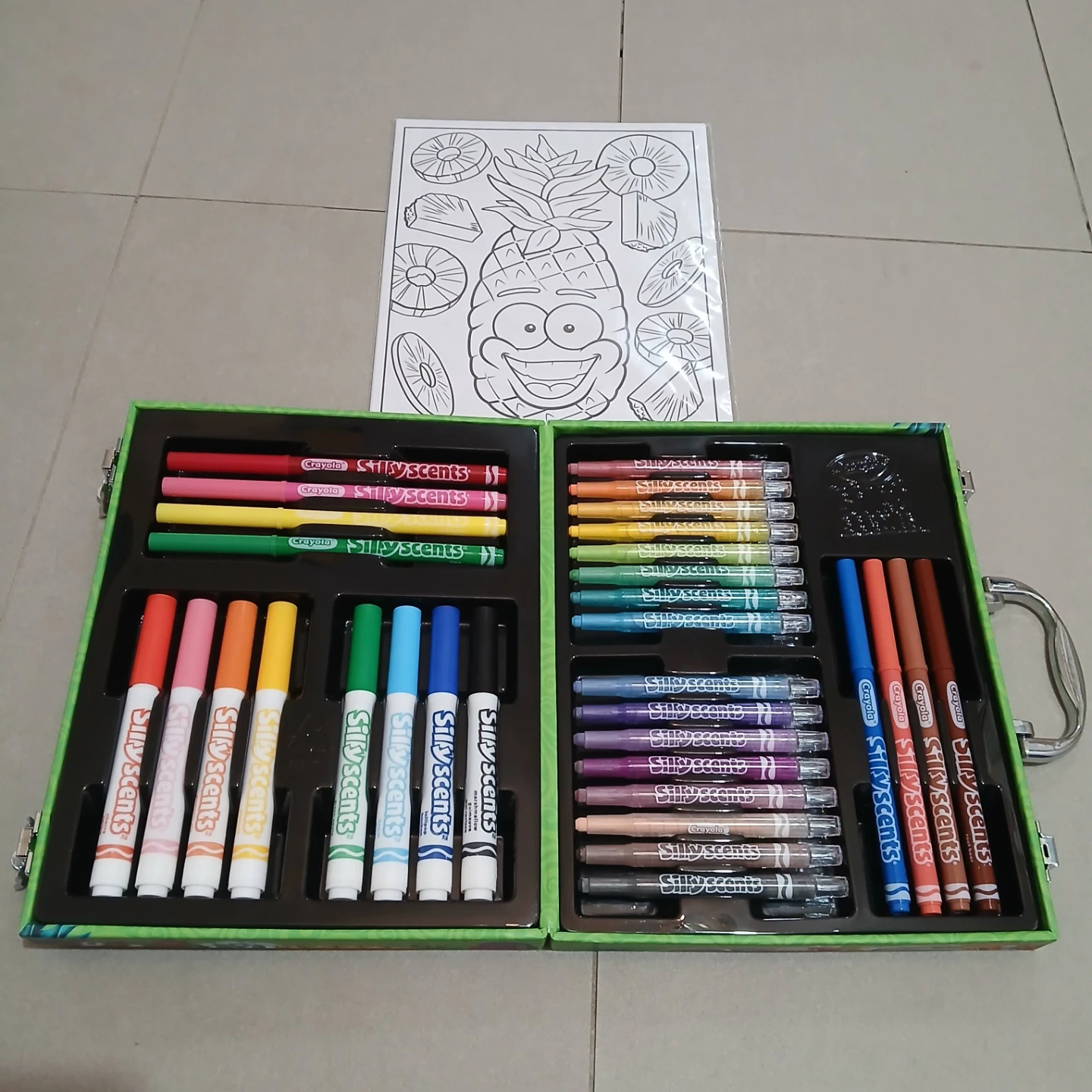 ⚽ Crayola Silly Scents Art Case Coloring Set - photo 5