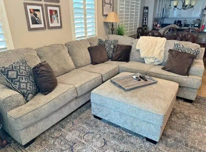 Sectional Couch - photo 2