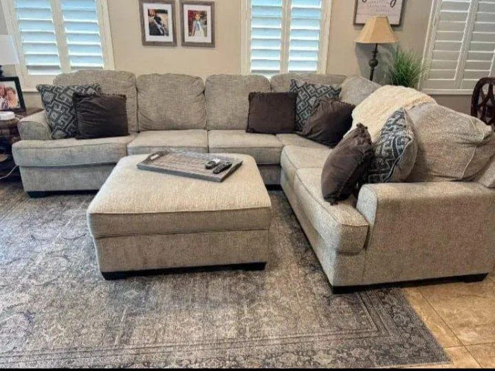 Sectional Couch - photo 3