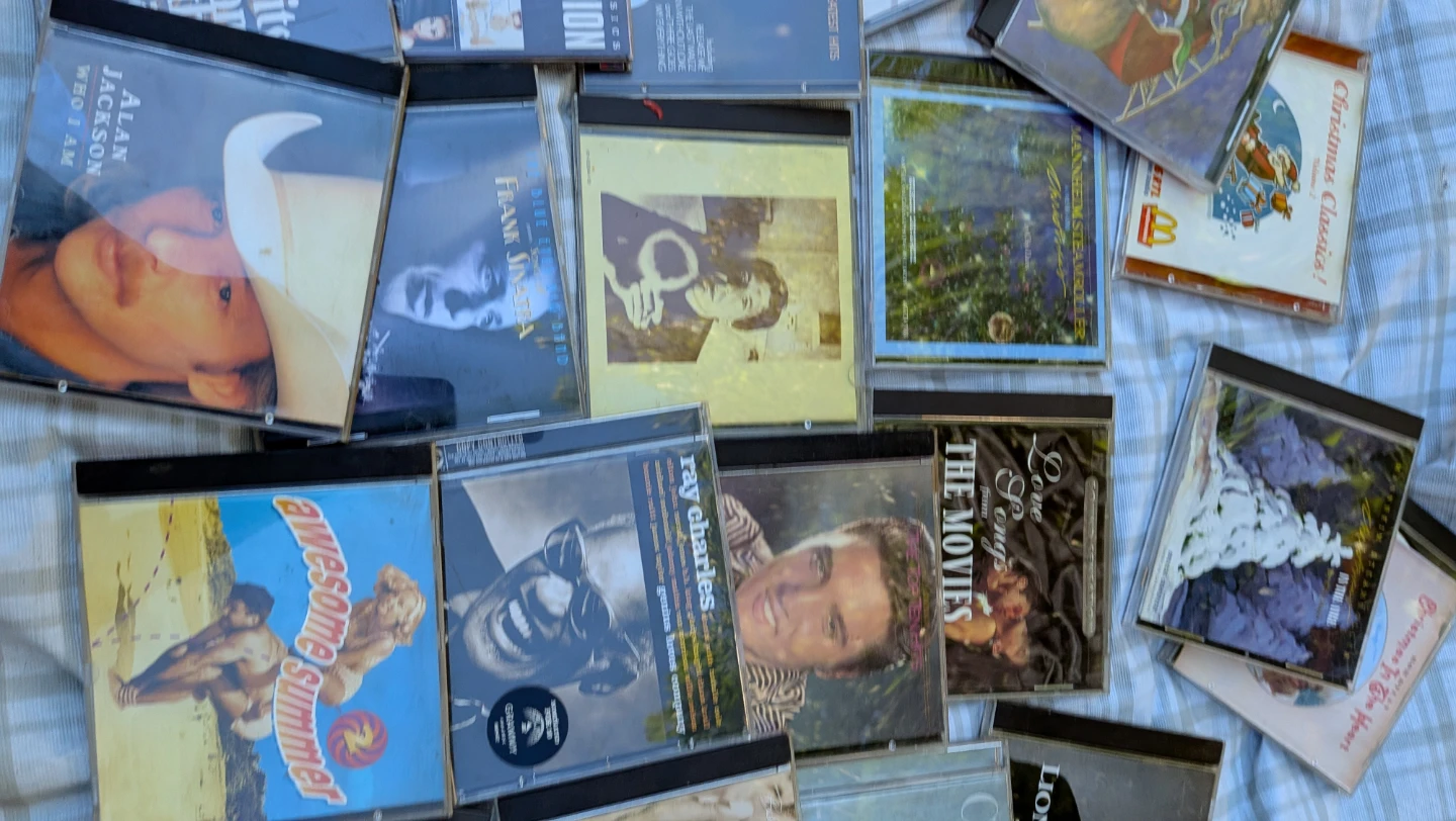 Lot of 24 cd's for $10 - photo 3