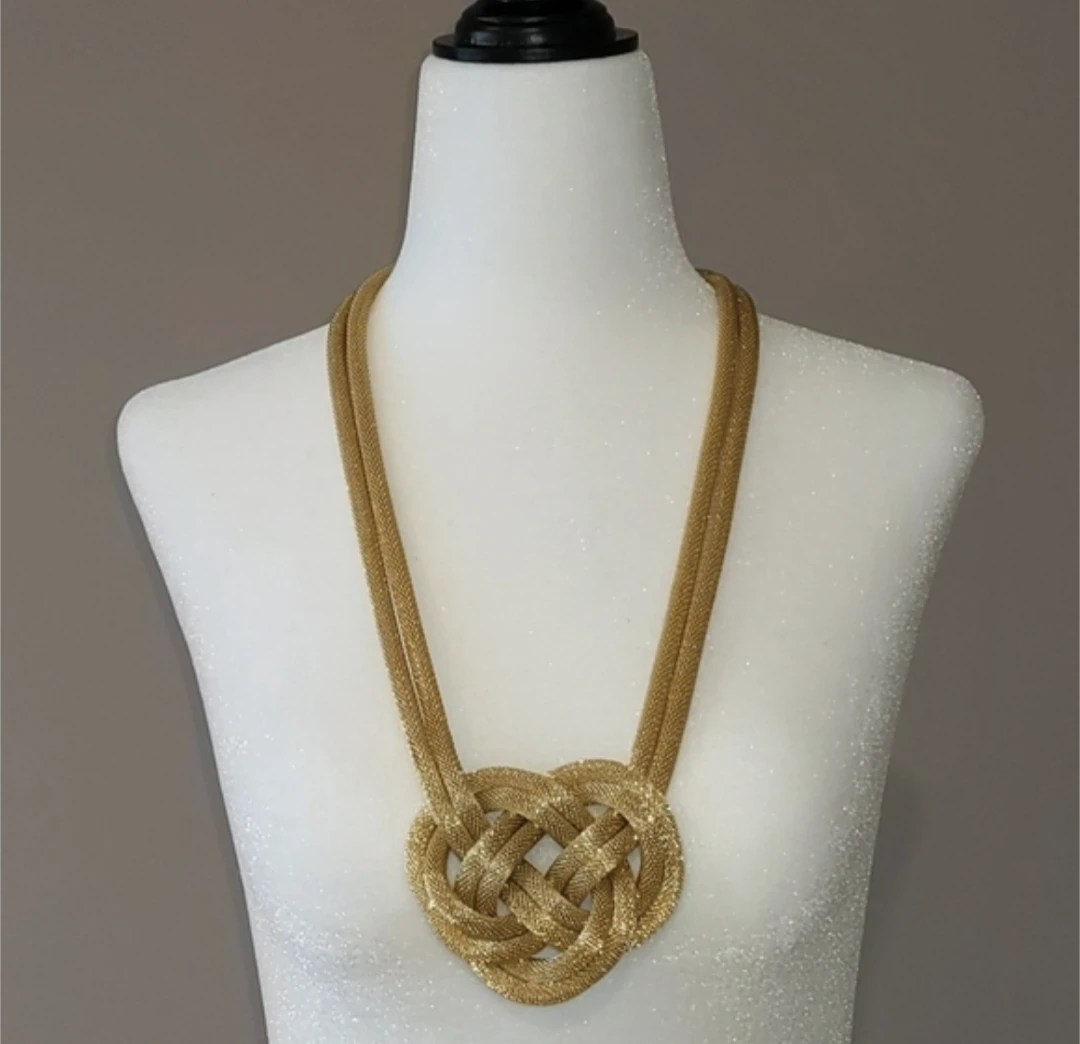 Vintage Gold Tone Knot Necklace