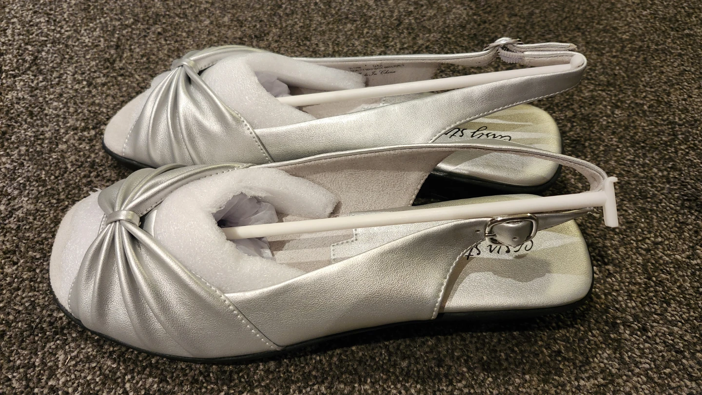 Easy Street Fantasia Slingback Sandals Silver Size 9M - photo 4