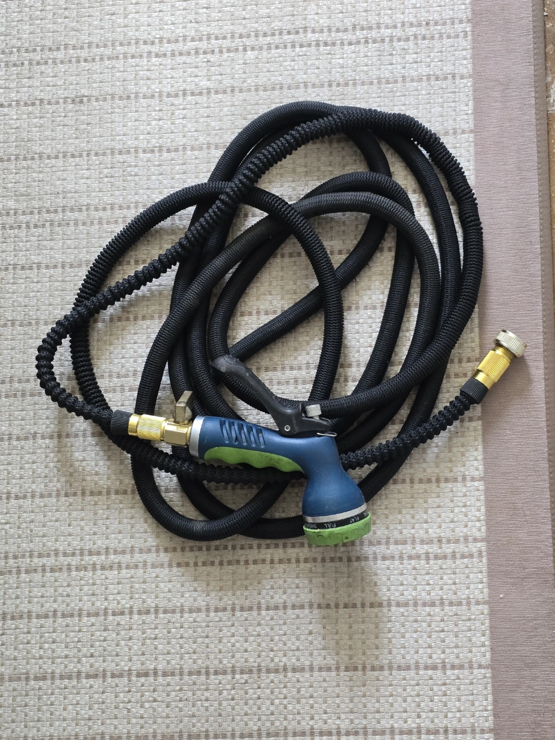 Expandable Garden Hose with Spray Nozzle