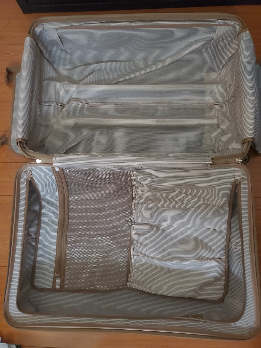 28" Hardside London Fog Luggage - photo 2