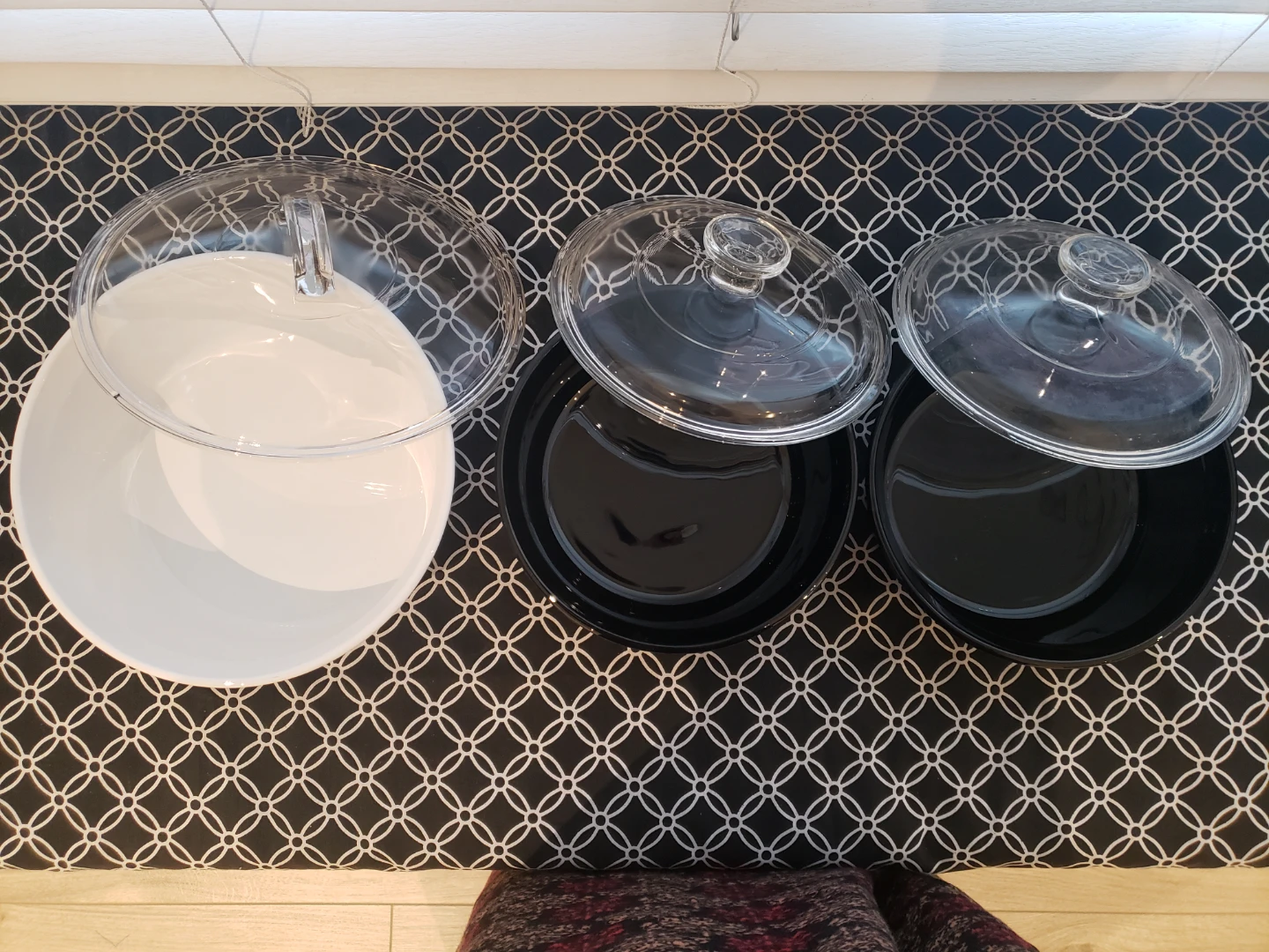 Corning serving Bowls with Lids