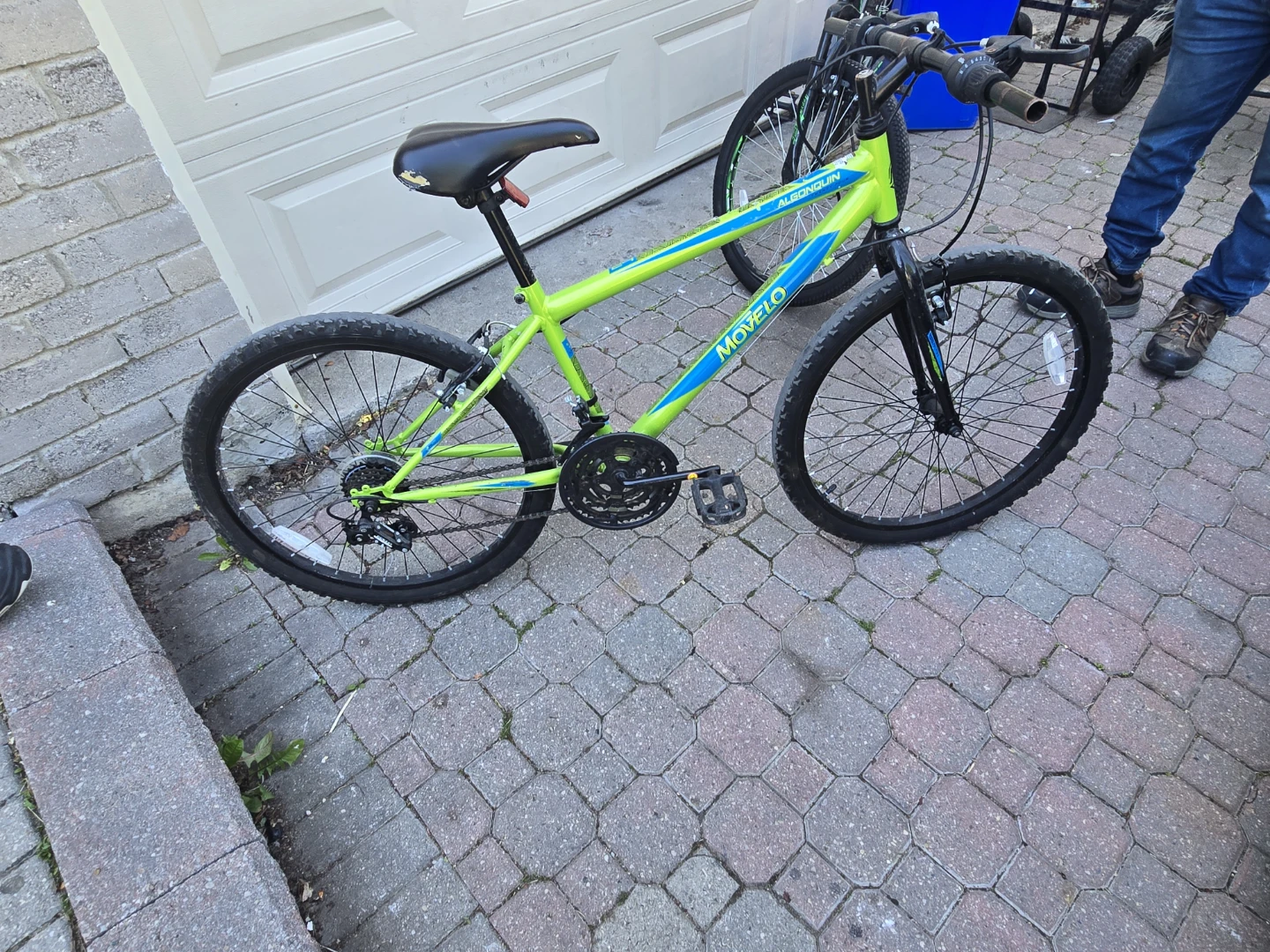 Moxelo Boys Mountain Bike