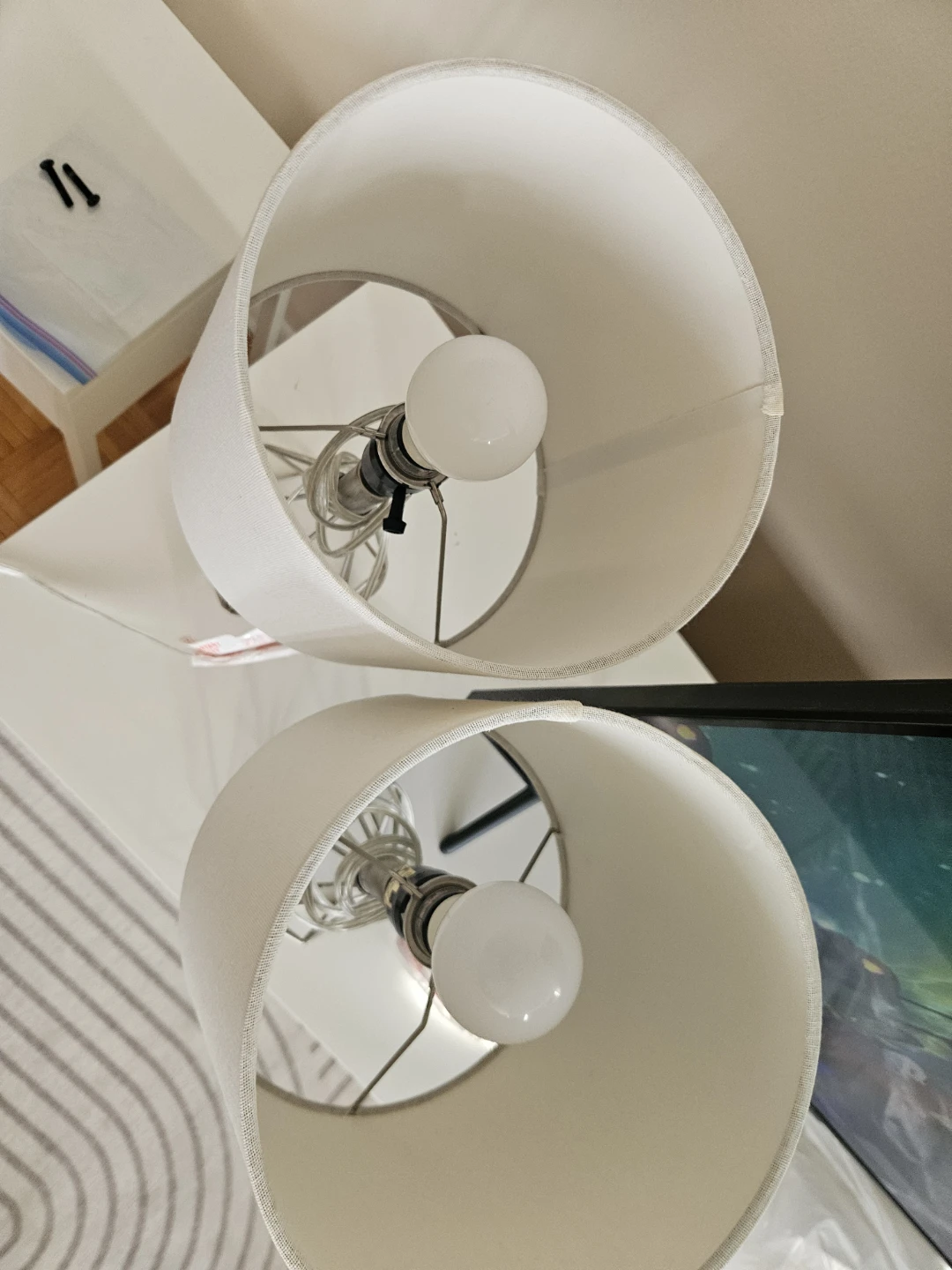 Pair of white beige neutral lamps - photo 4