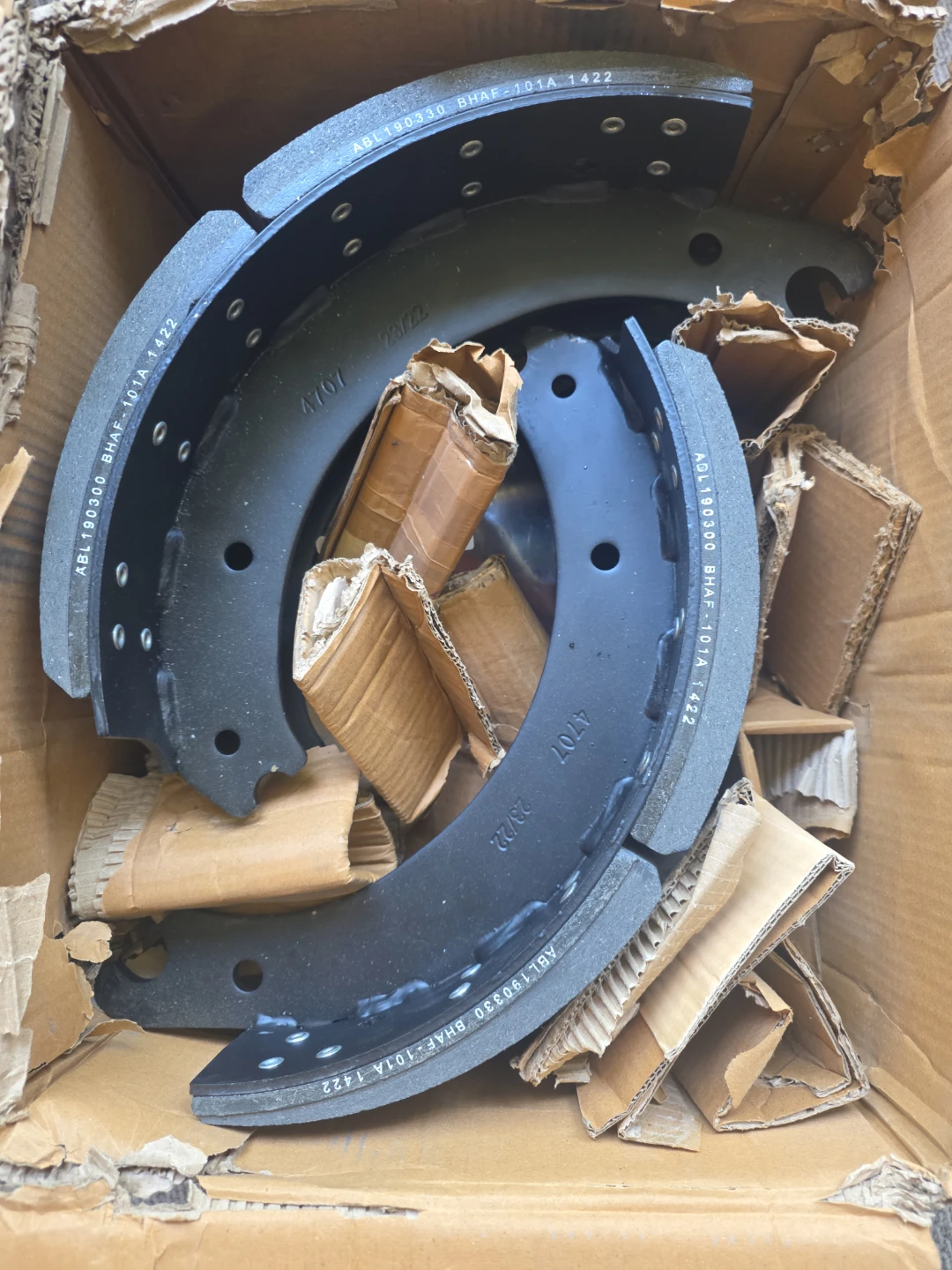 Brake Shoes with Hardware Kit - photo 2