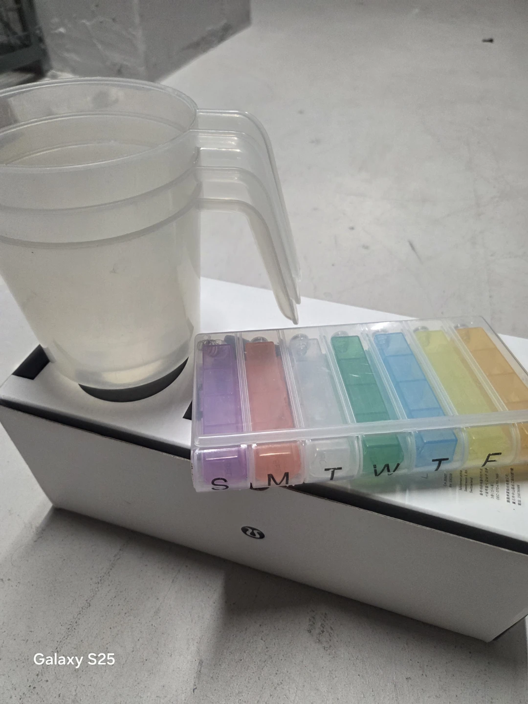 7-Day Pill Organizer and Plastic Cups - photo 2