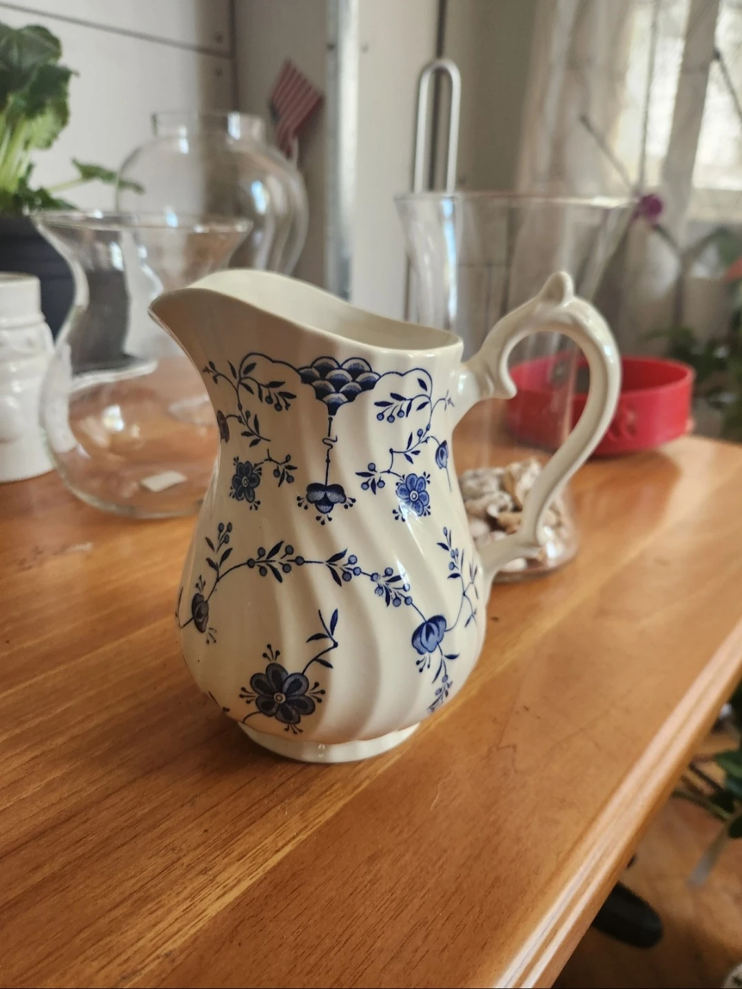 Churchill "Finlandia Swirl" Milk Jug ⚽