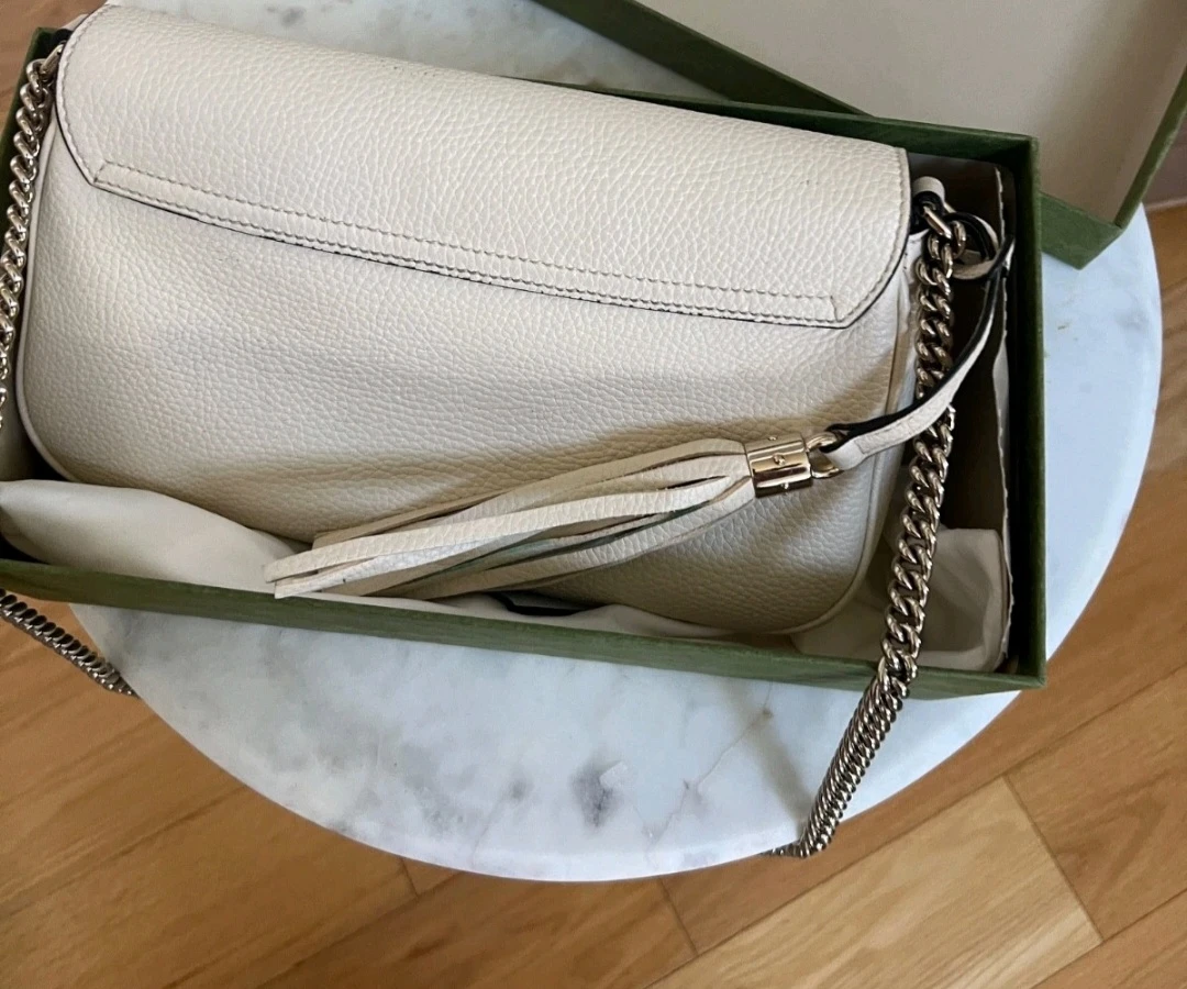 Gucci White Leather Shoulder Bag with Tassel - photo 2
