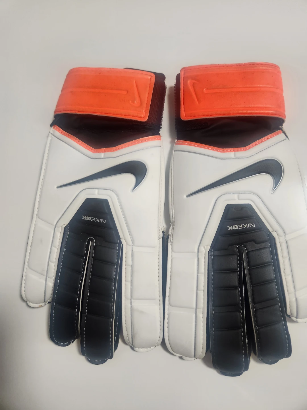 Nike Goalkeeper Gloves - photo 2