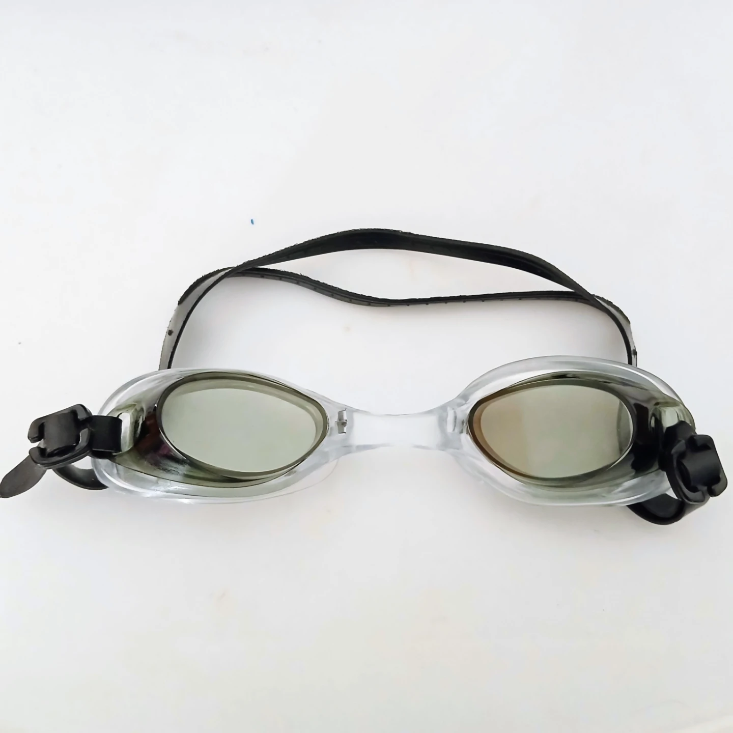Clear Swim Goggles with Black Strap ⚽