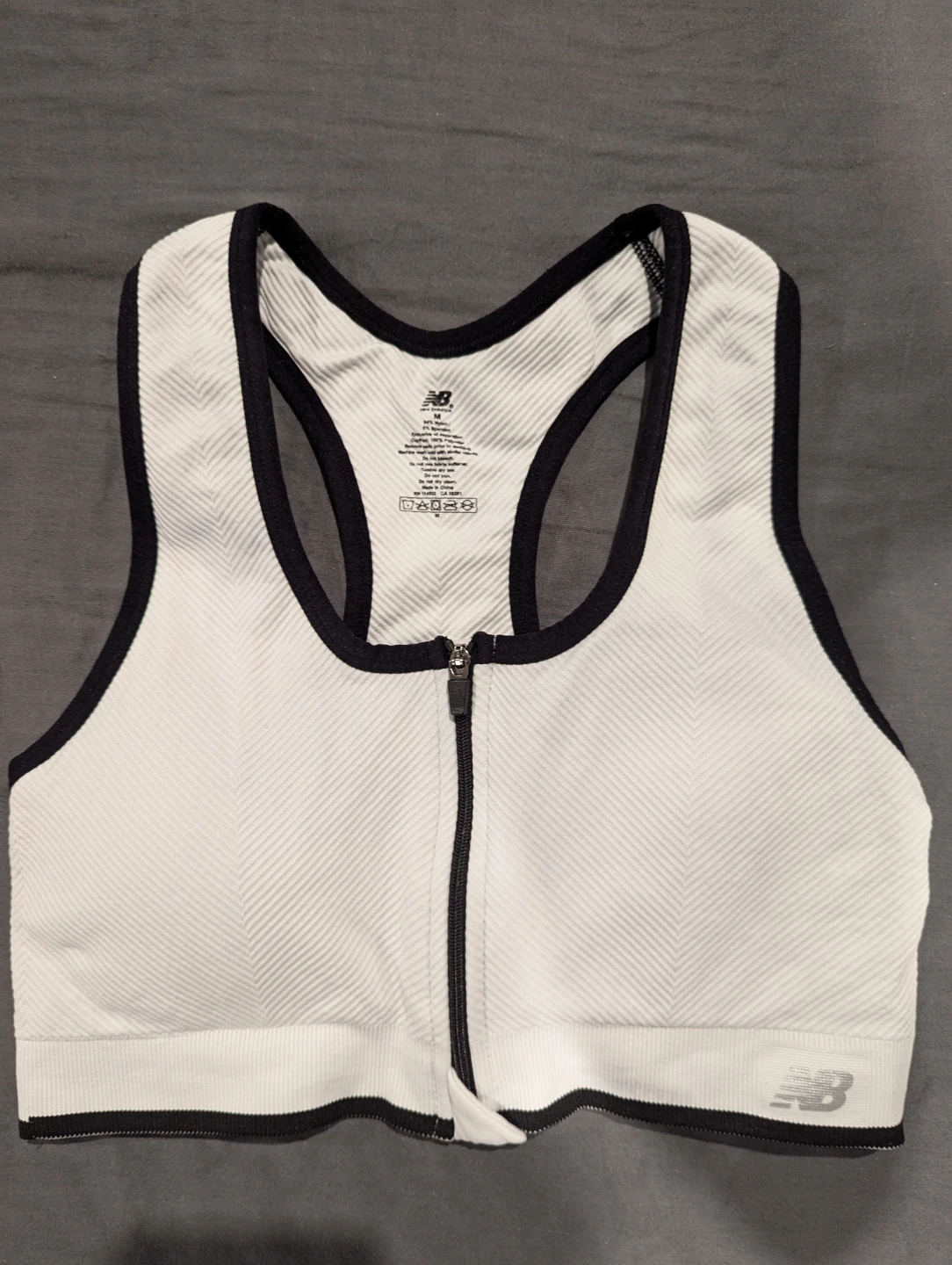 ⚽ New Balance Zip Front Sports Bra - White, Size M