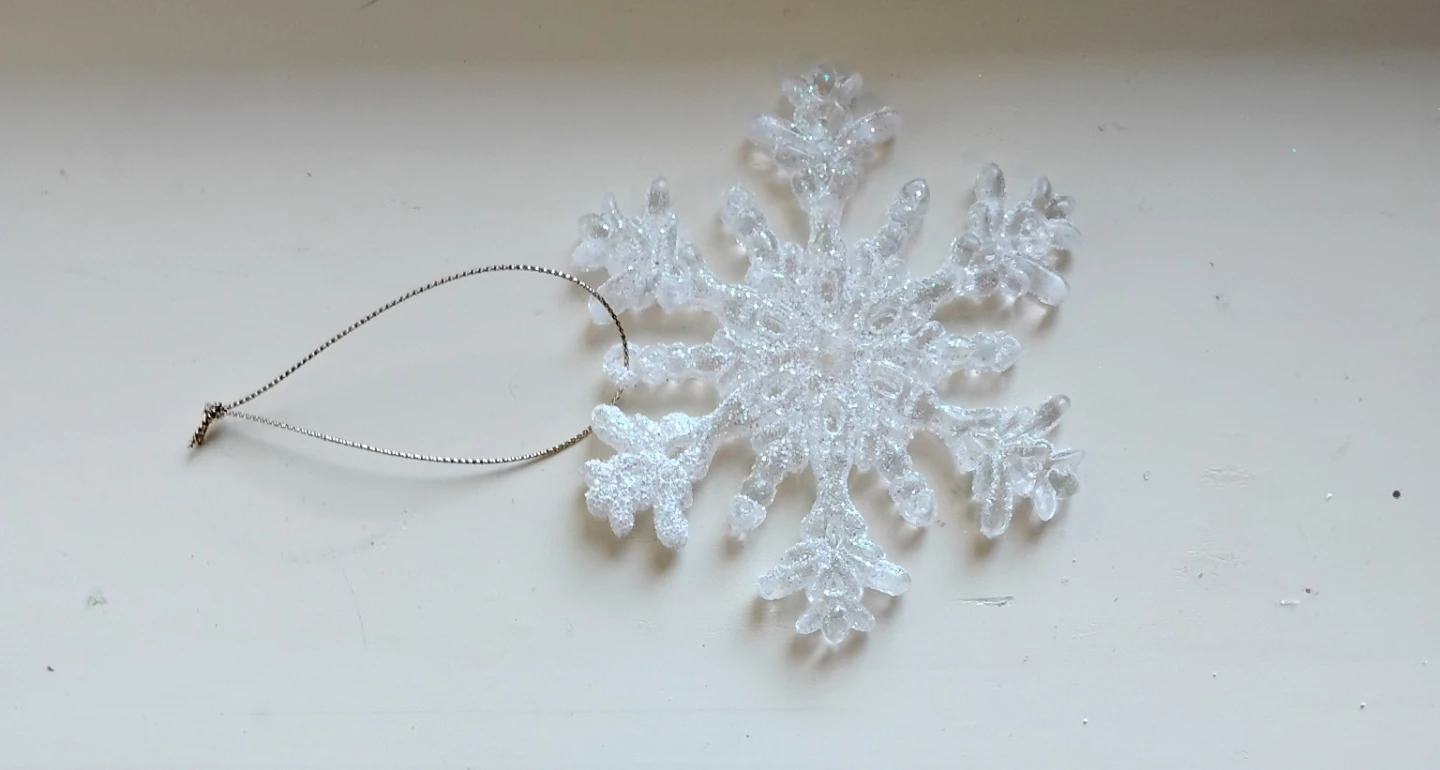 ⚽ Snowflake Ornaments