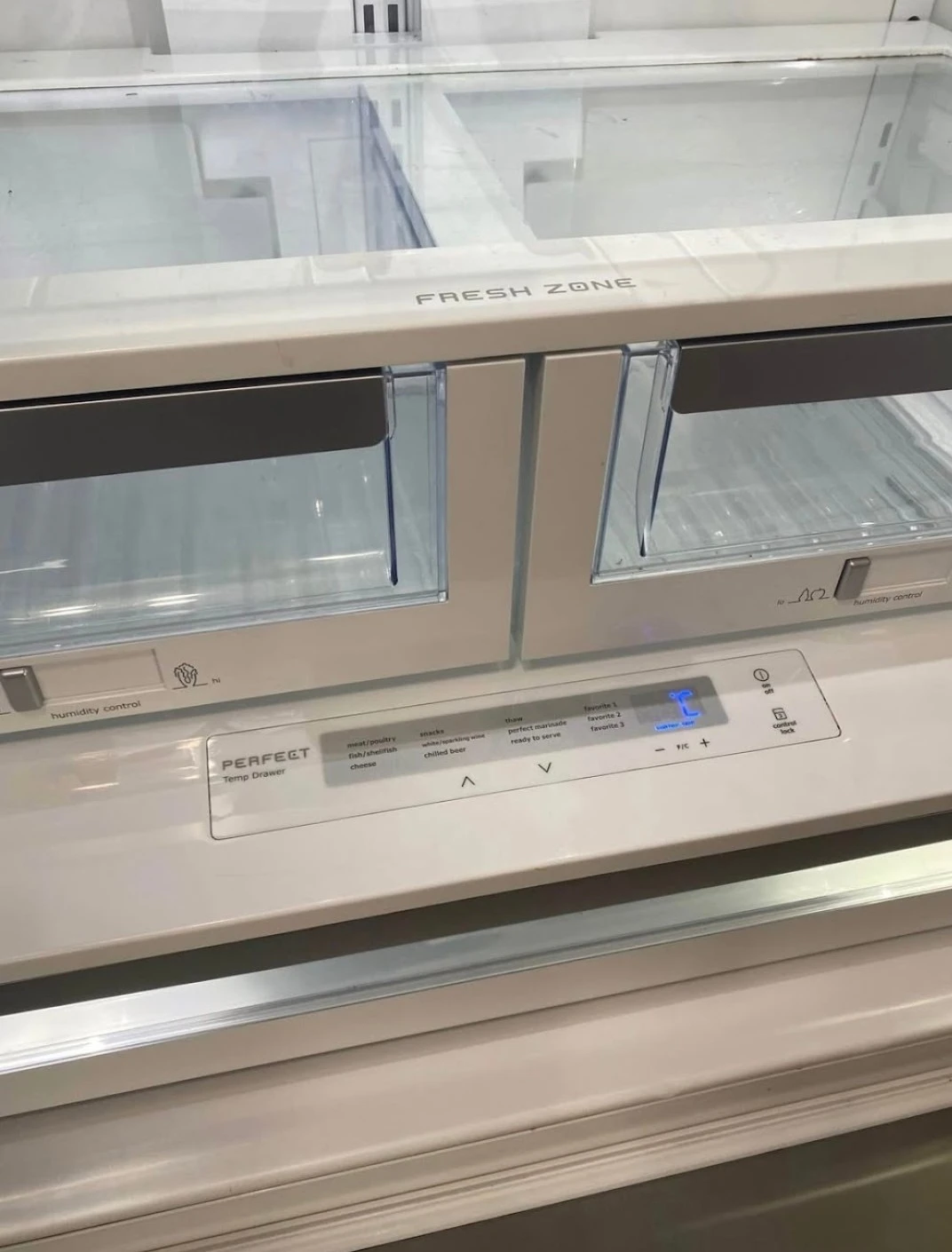 Electrolux French Door Bottom Mount Refrigerator - photo 3