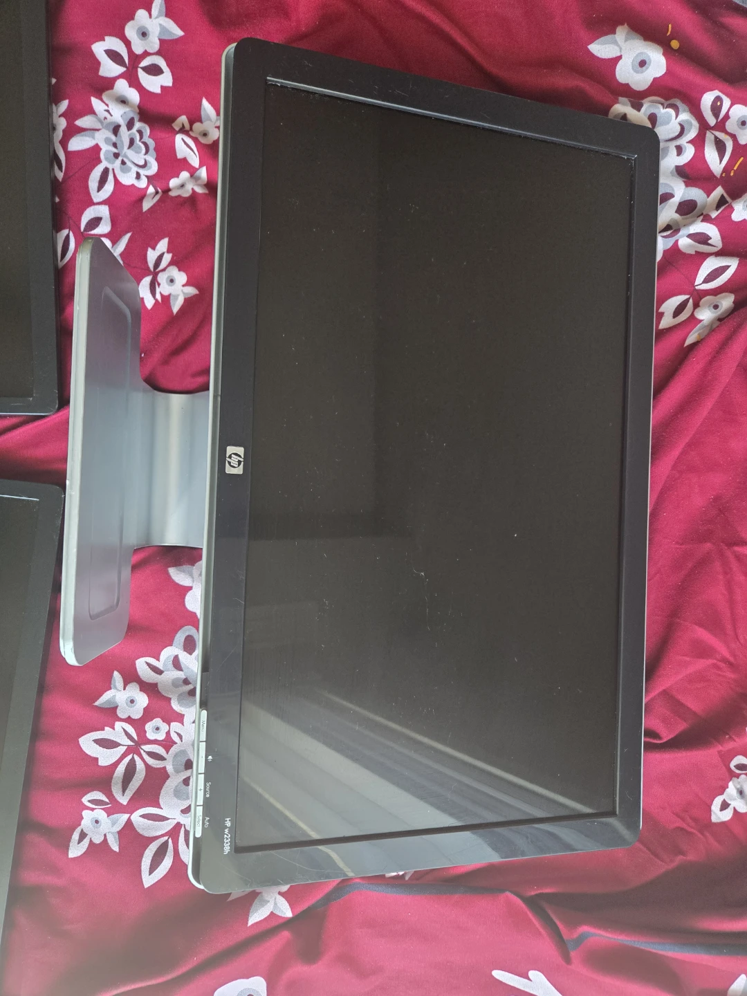 3 LCD HP Monitors for sale - photo 2