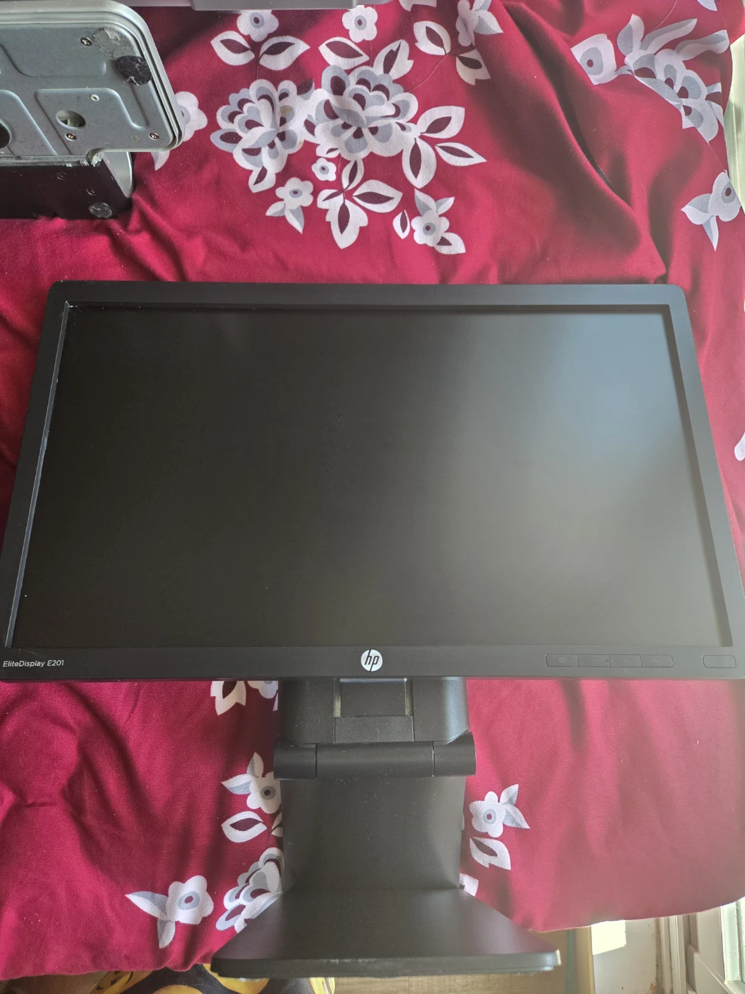 3 LCD HP Monitors for sale - photo 4