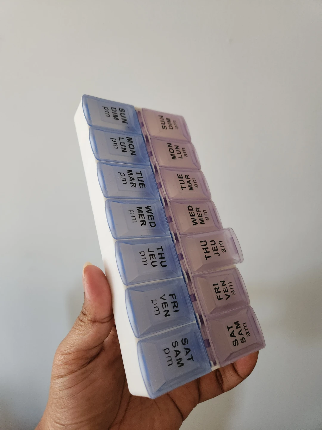7 Day AM/PM Pill Organizer ⚽