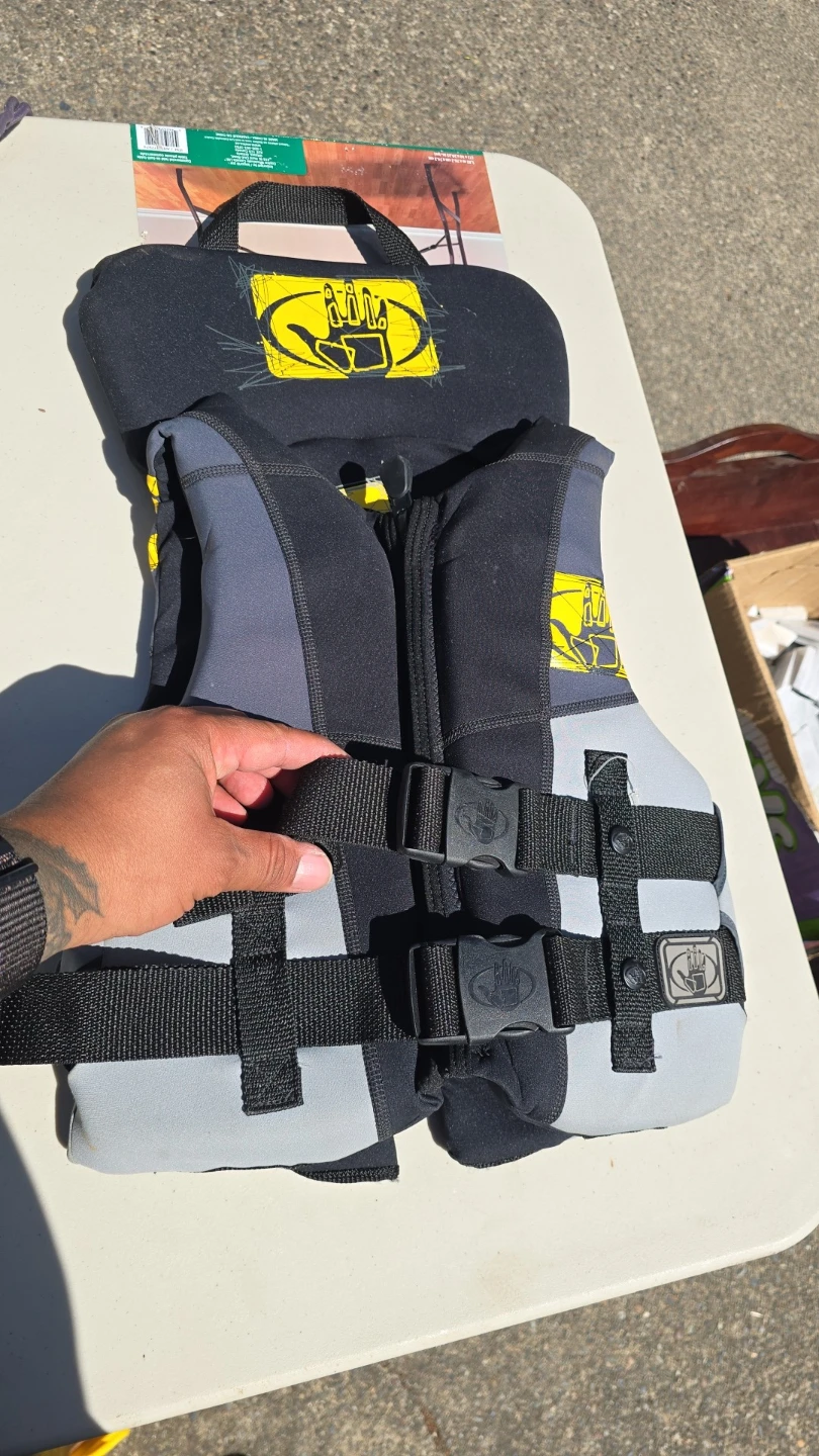 Body Glove Life Vest