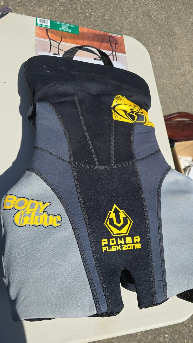 Body Glove Life Vest - photo 2