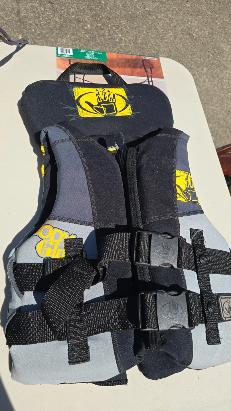 Body Glove Life Vest - photo 3