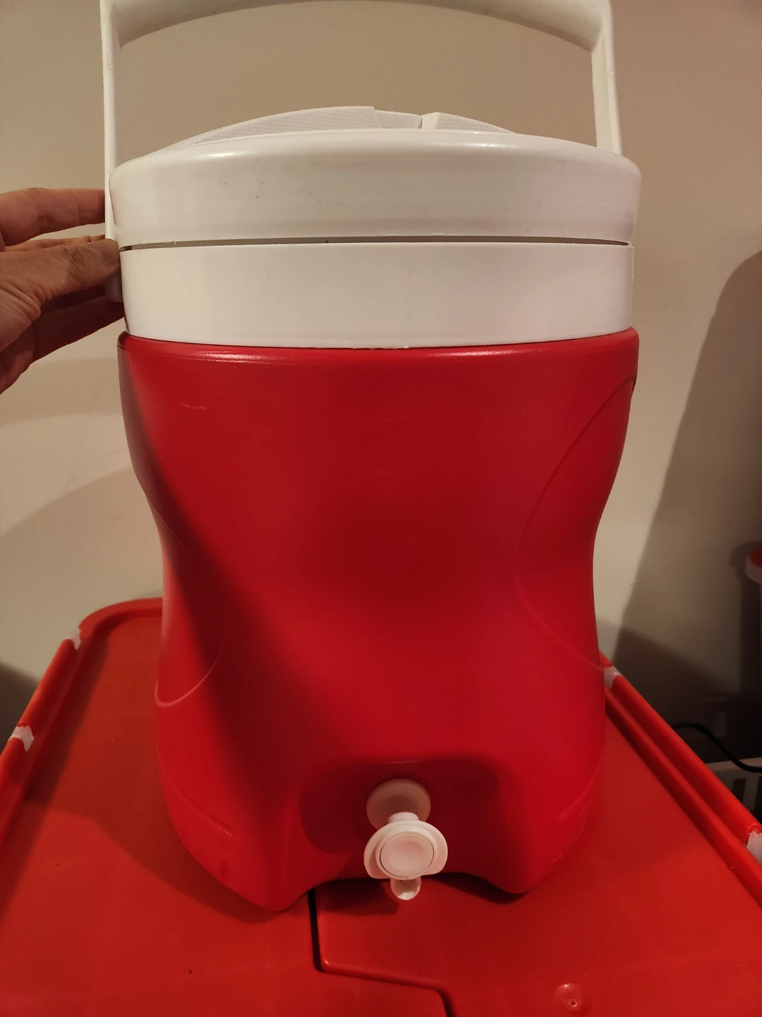 Red Igloo 2 Gallon Beverage Jug