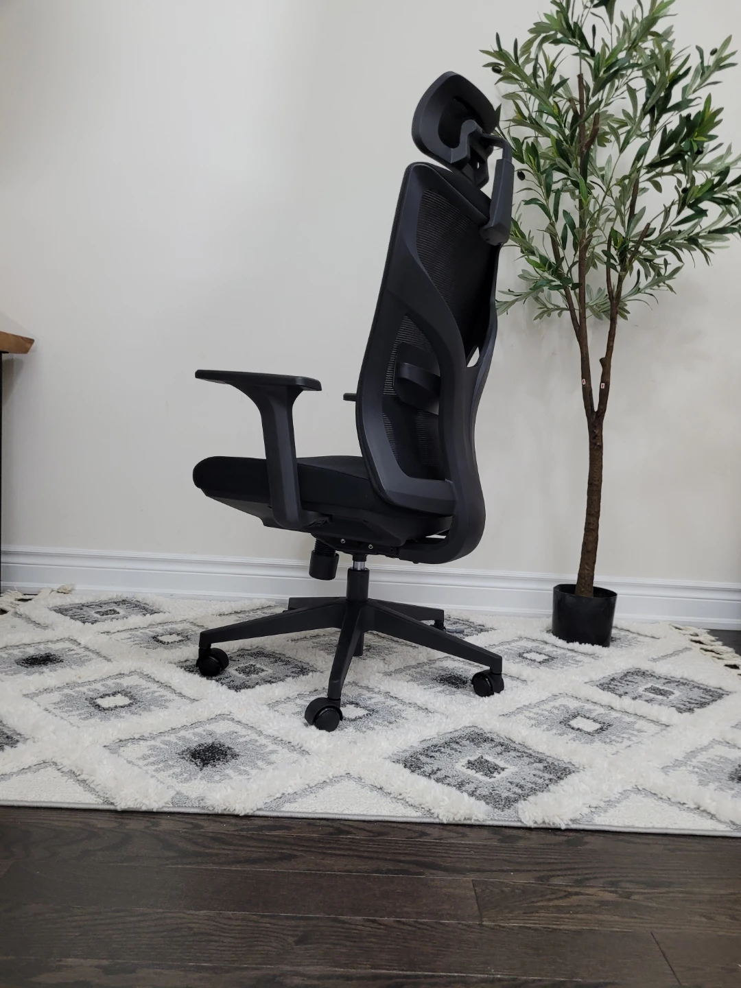Ergonomic Mesh Office Chair with Headrest - photo 3