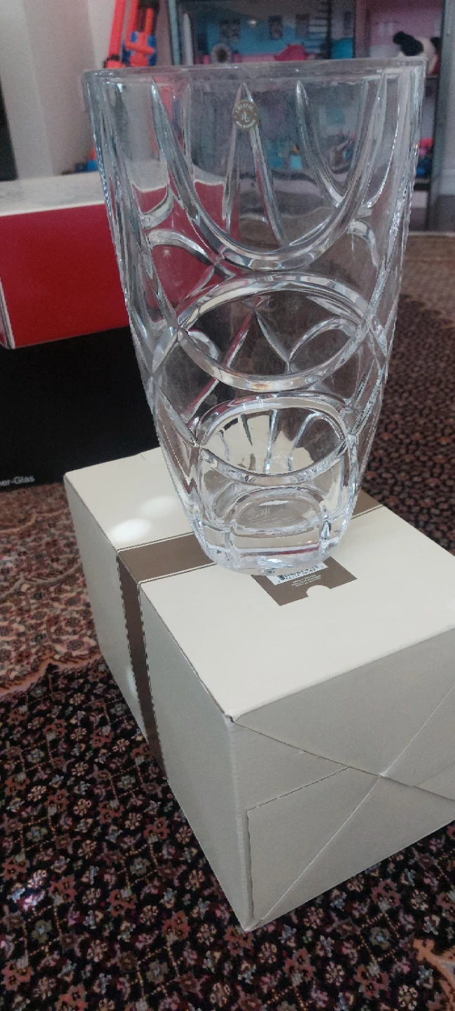 Ralph Lauren Royalton Crystal Vase 10"