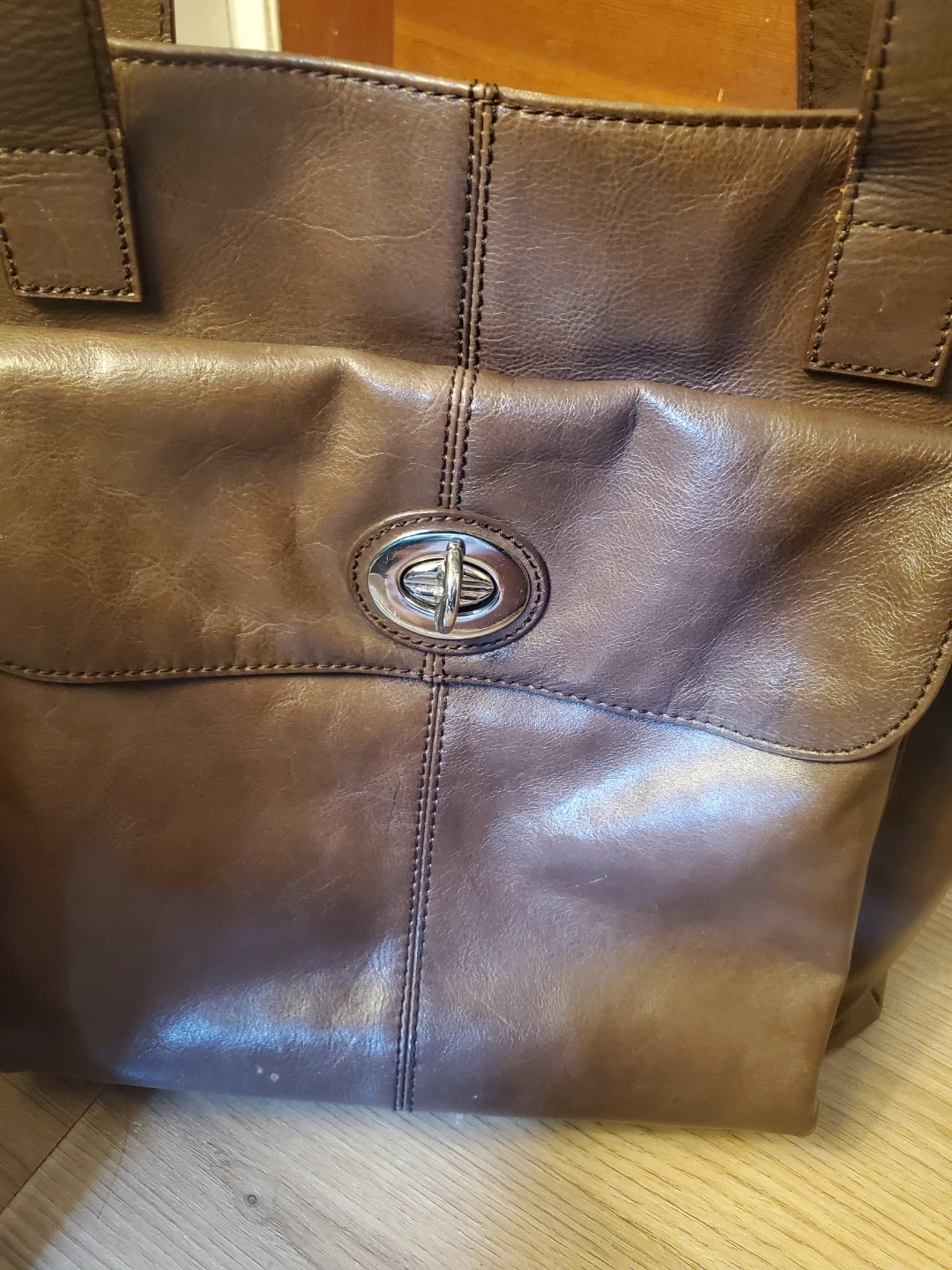 Danier Brown Leather LaptopTote Bag,Zipper,Pockets,Turnlocks - photo 3