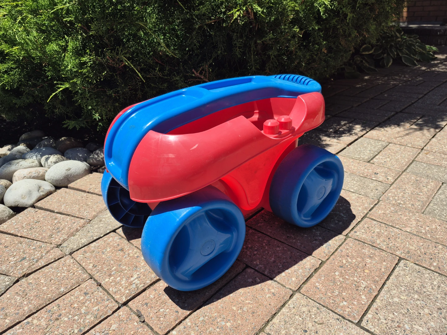 Little Tikes Red and Blue Toy Wagon