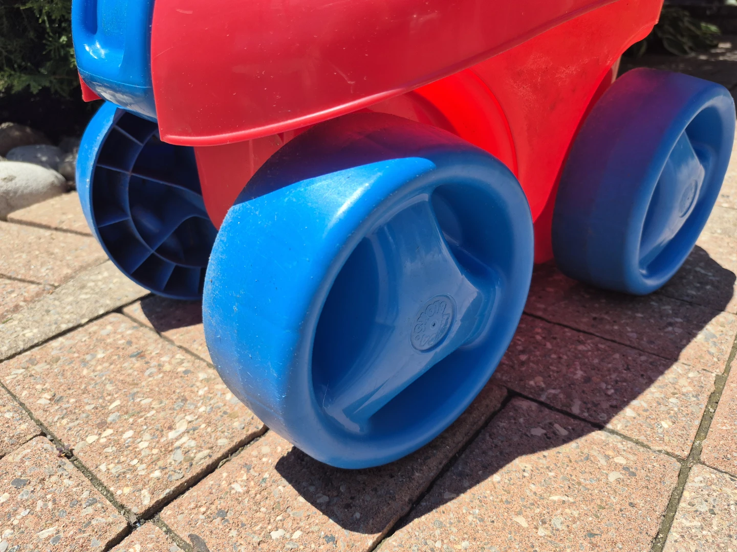 Little Tikes Red and Blue Toy Wagon - photo 4