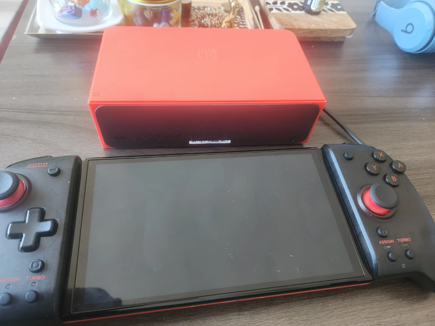 Nintendo Switch OLED + Hori Split Pad Pro Controllers - photo 2