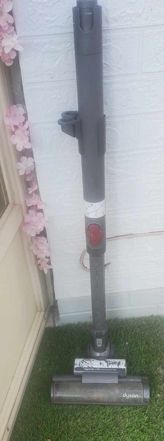 Dyson Vacuum Cleaner - photo 3