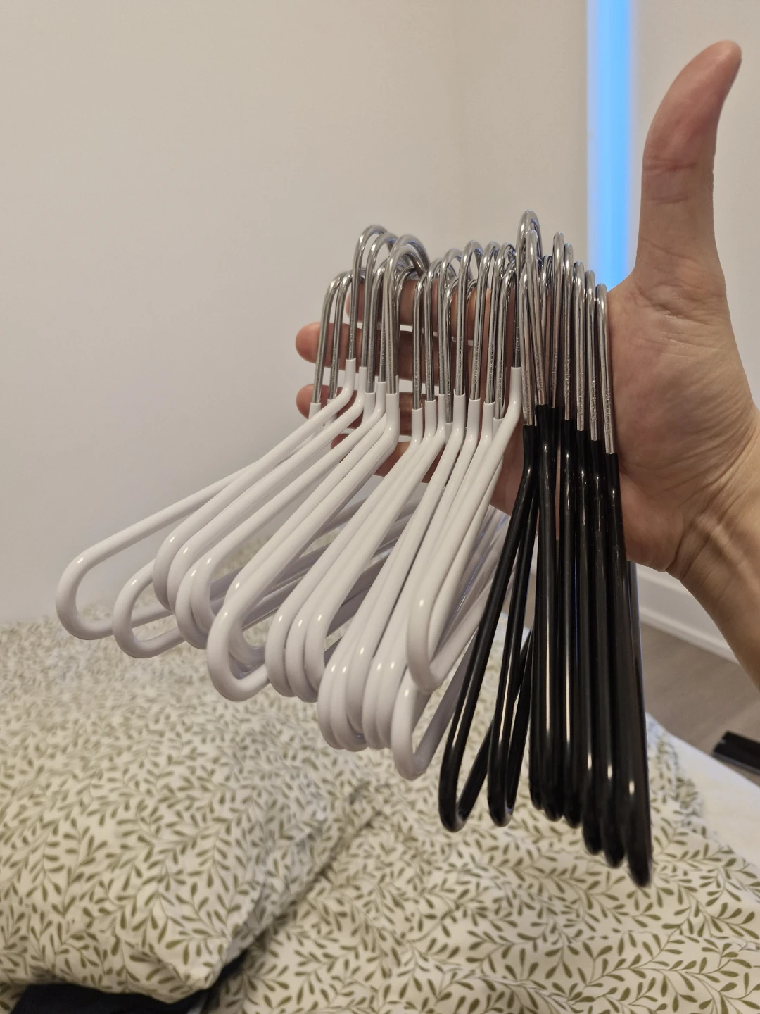 White and Black Hangers (10 Count)
