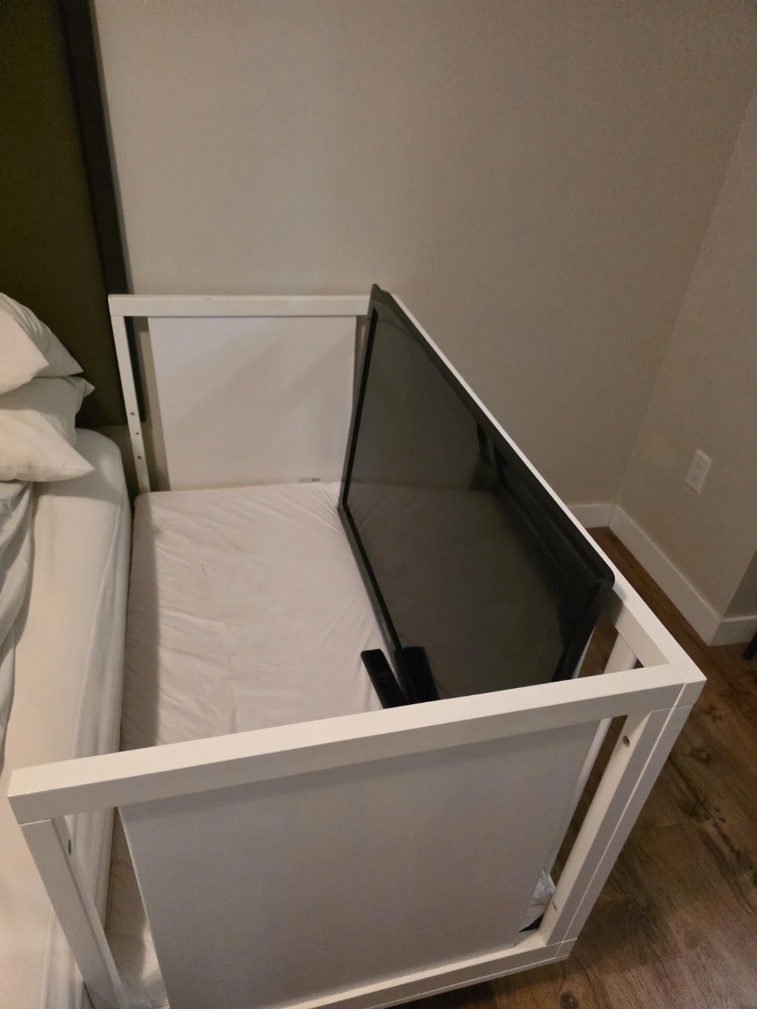 White Wooden Bassinet / Bedside Sleeper with TV Mount