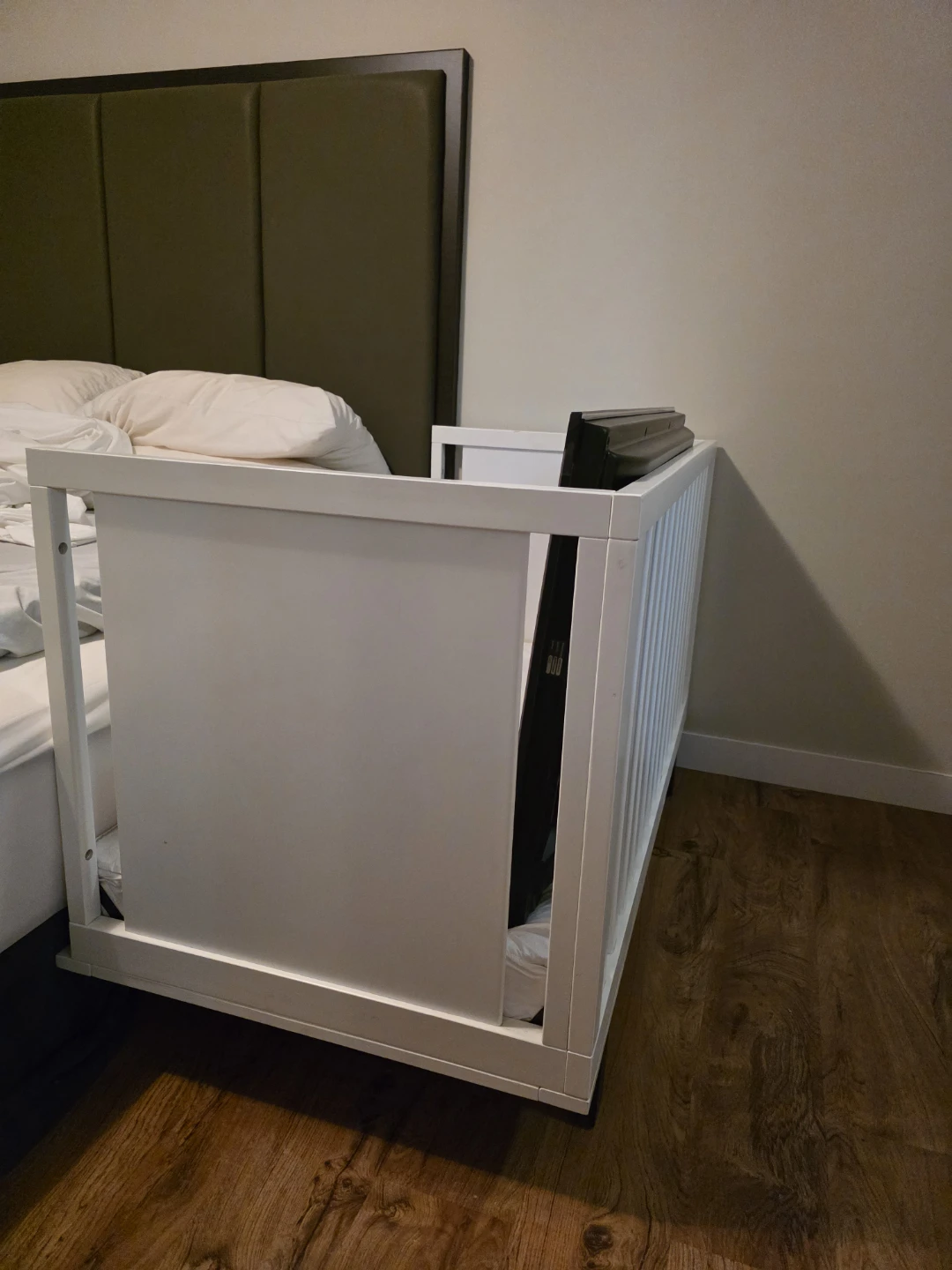 White Wooden Bassinet / Bedside Sleeper with TV Mount - photo 2