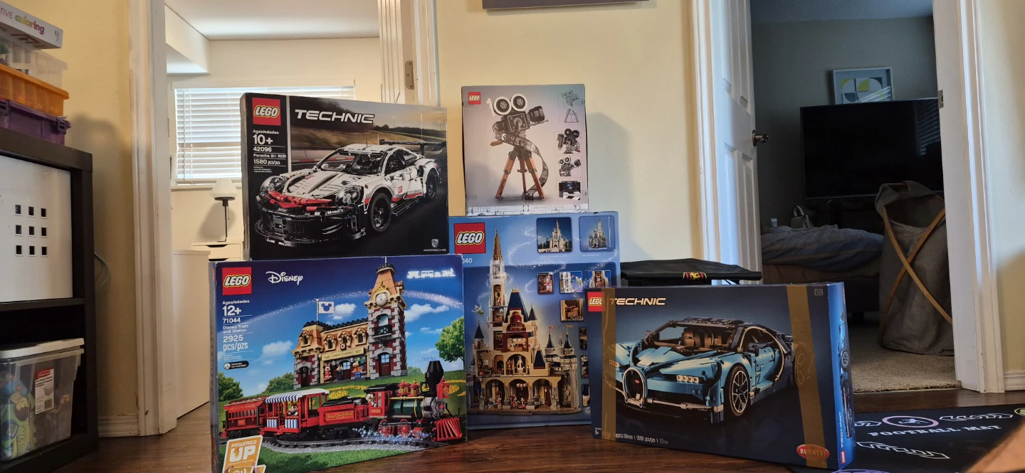 Collectible** Lego cars, camera and castle!