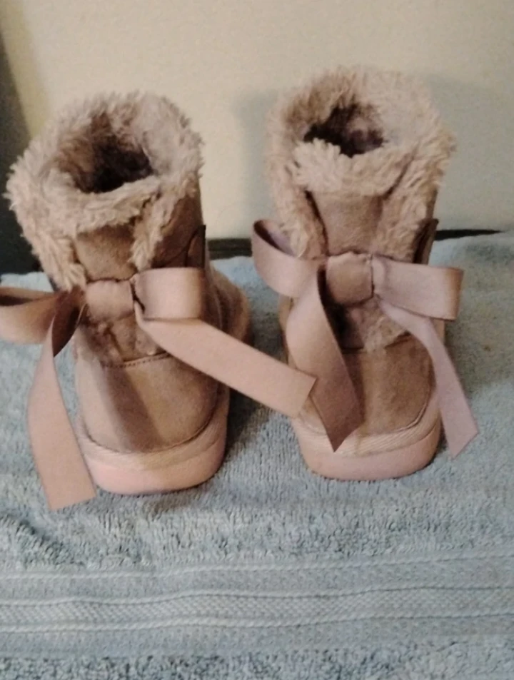 Girls' Tan Suede Boots with Bows - Size Toddler 8 - photo 2