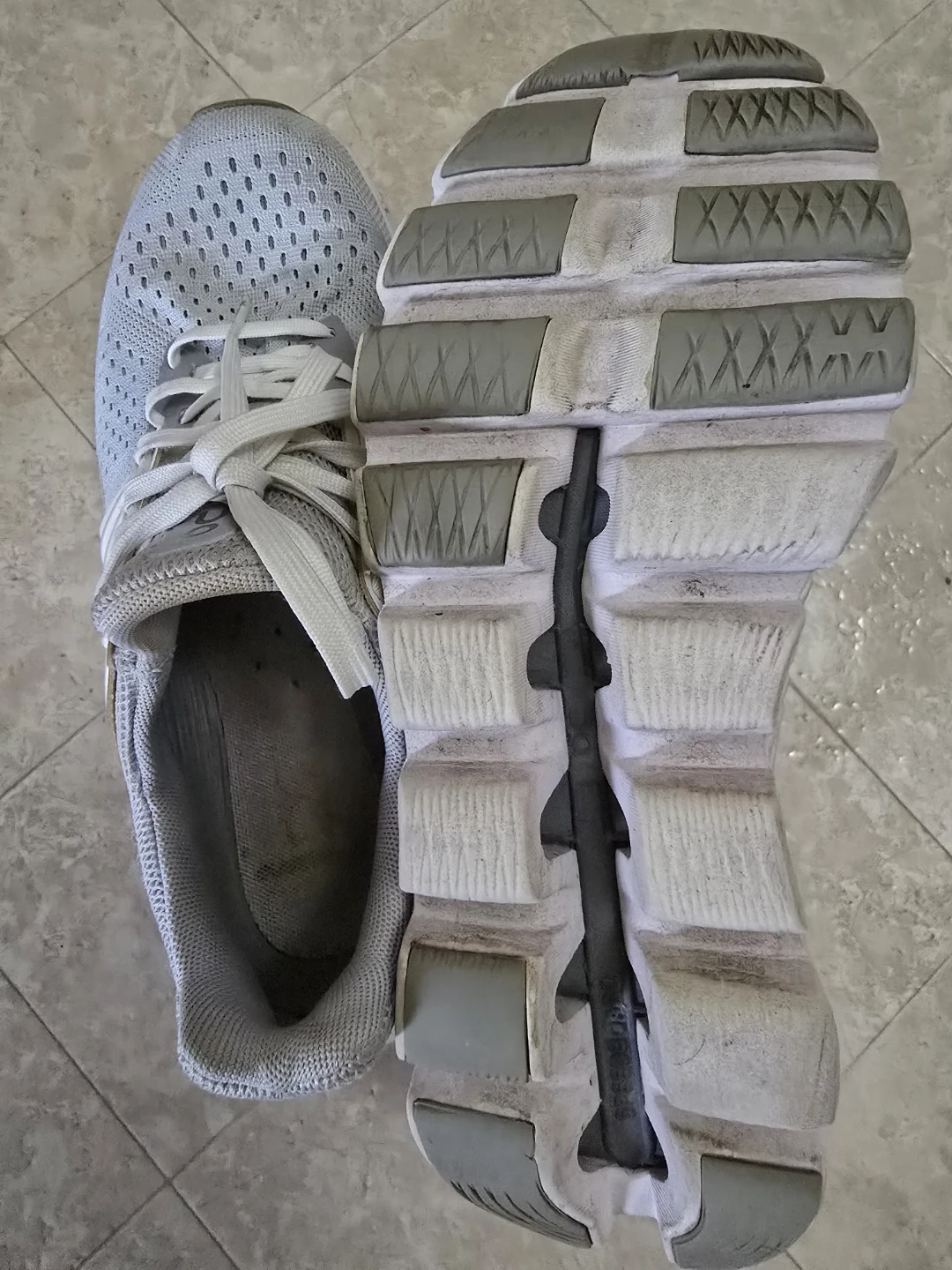 On Cloud Running Shoes - photo 4