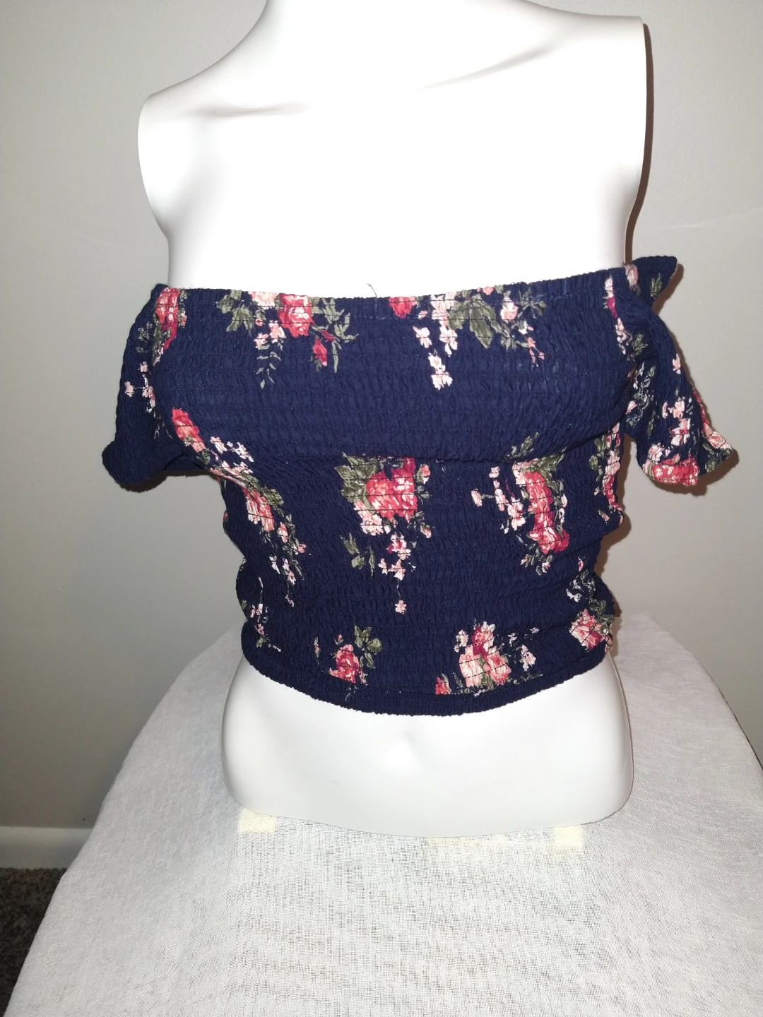 Fun And Flirt Small Ruffled Floral Pattern Crop Top - photo 4