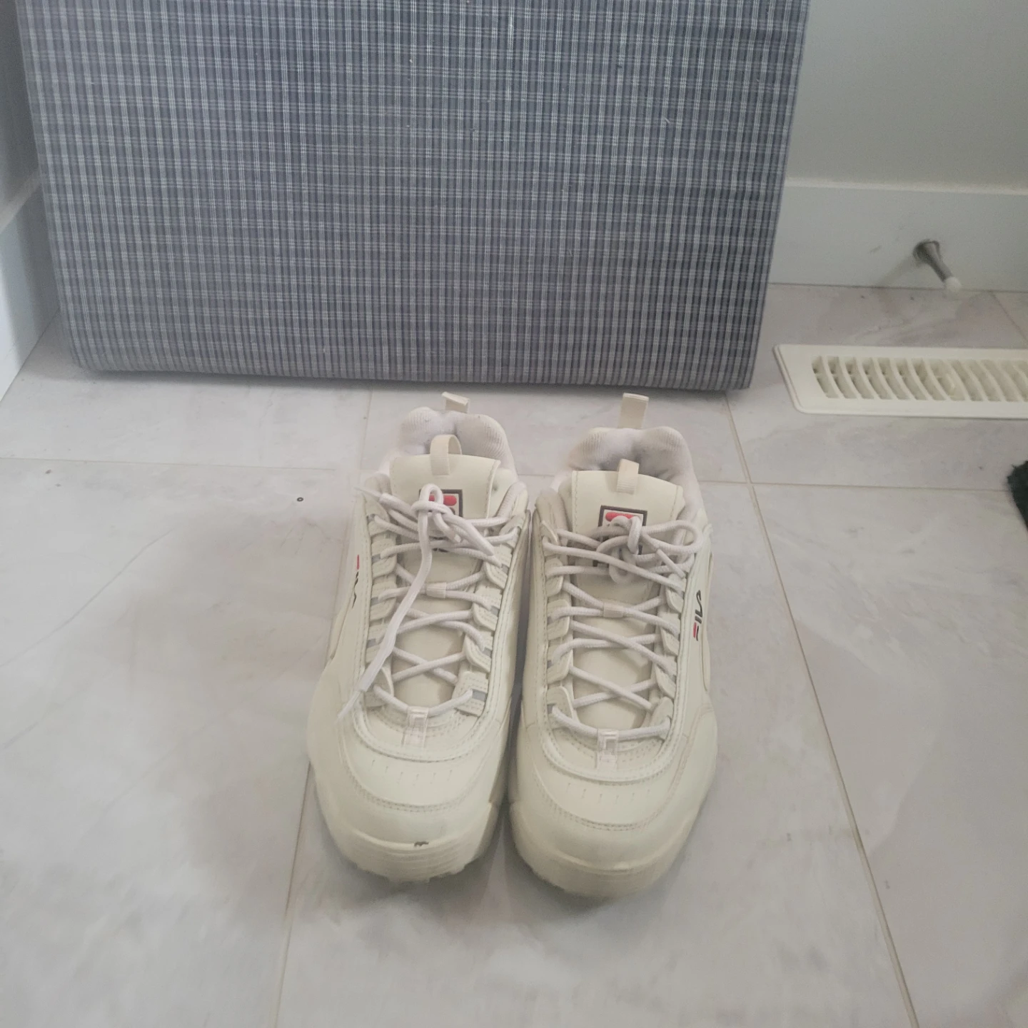 Fila Disruptor II Sneakers - Cream/White