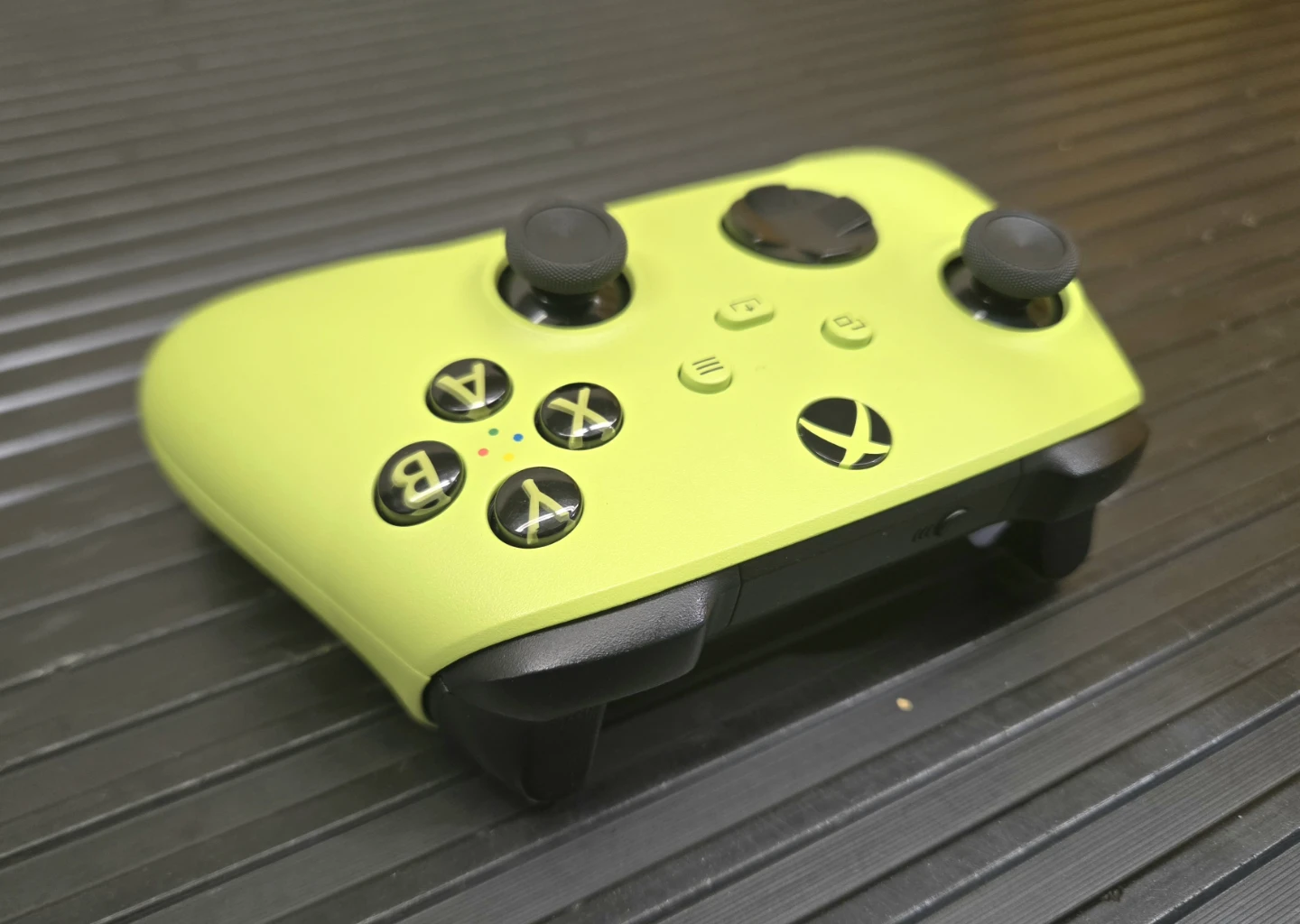 XBOX SERIES X|S VELOCITY GREEN CONTROLLER - photo 2
