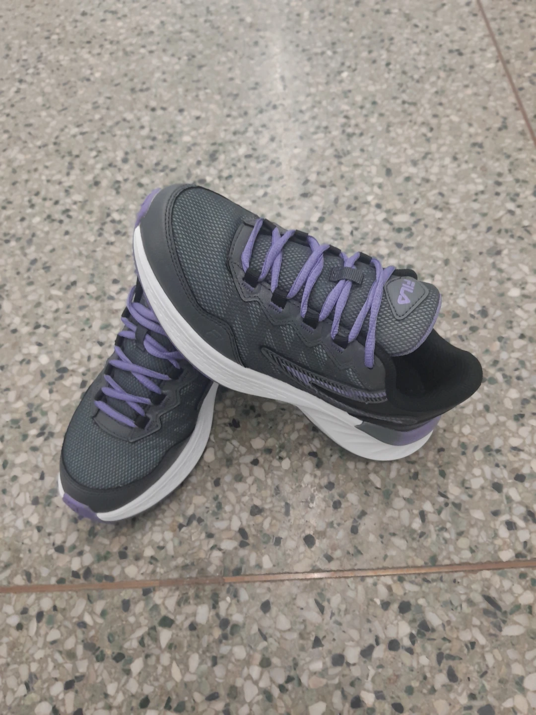 Fila Women's Running Shoes Size 7 - photo 2